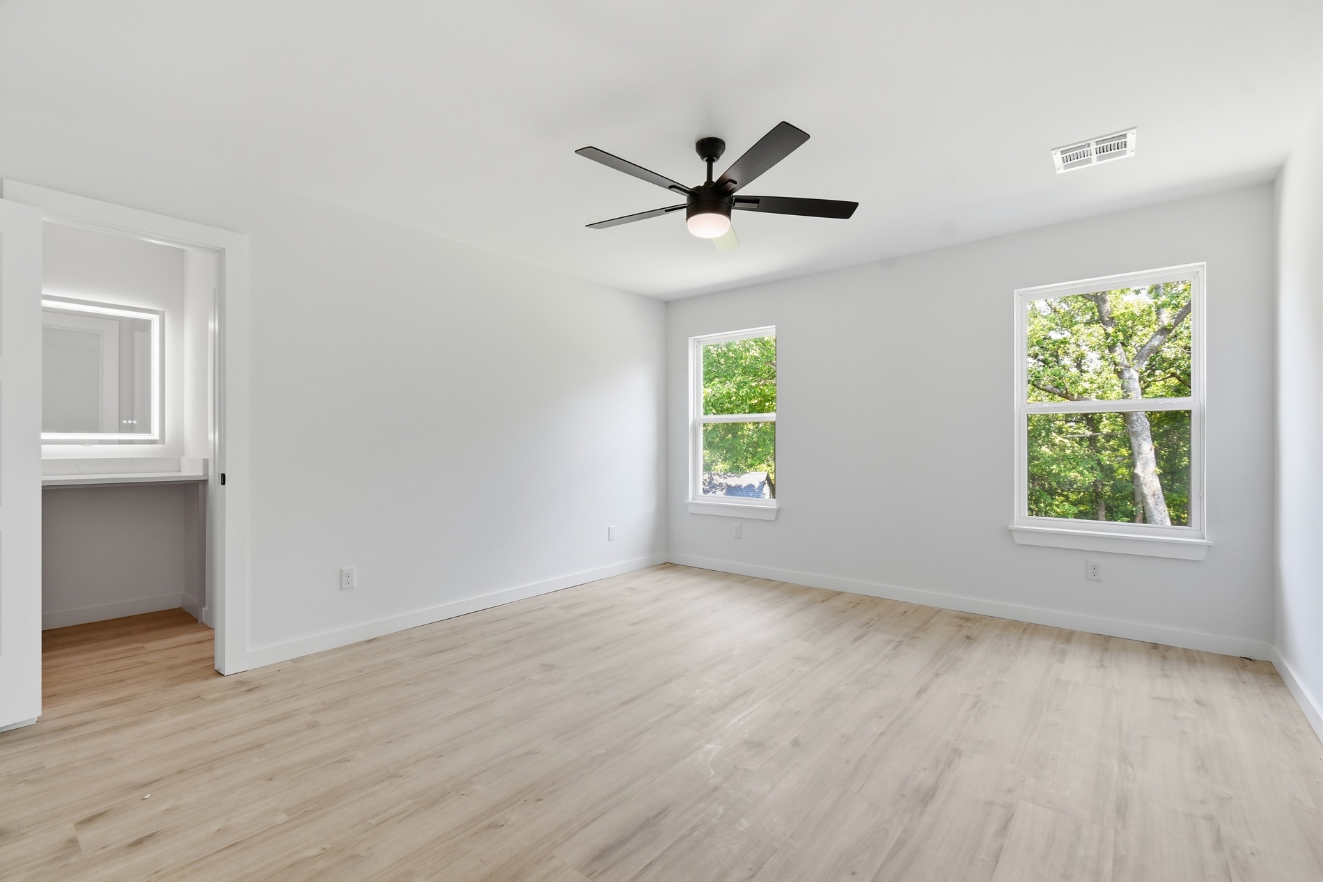 4001 Rolling Oaks Drive Property Photo 18
