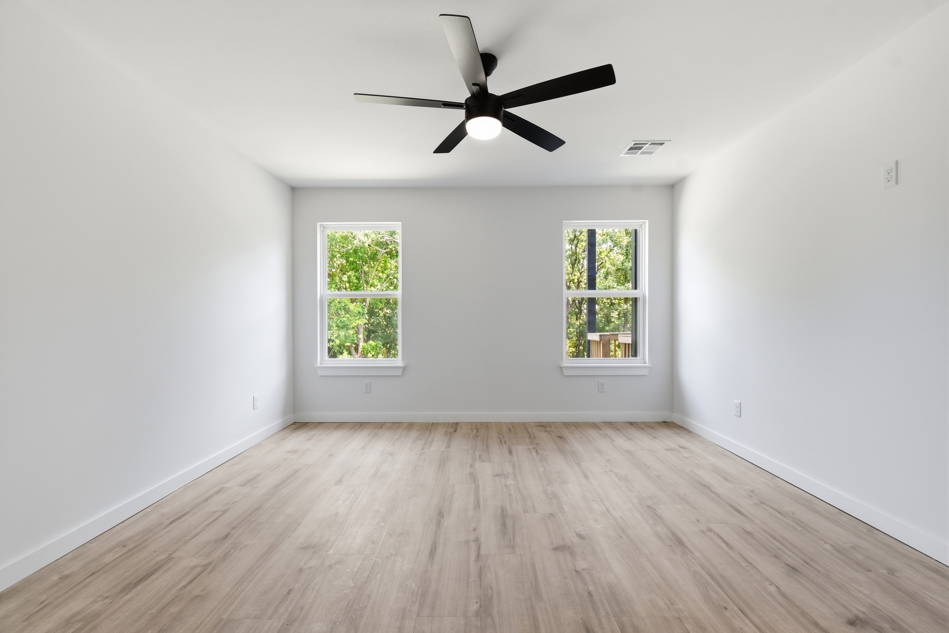 4001 Rolling Oaks Drive Property Photo 19
