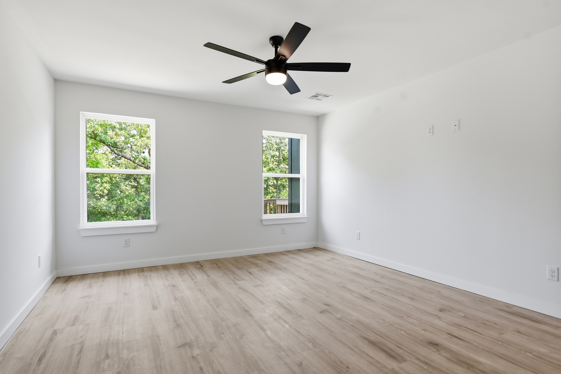 4001 Rolling Oaks Drive Property Photo 20