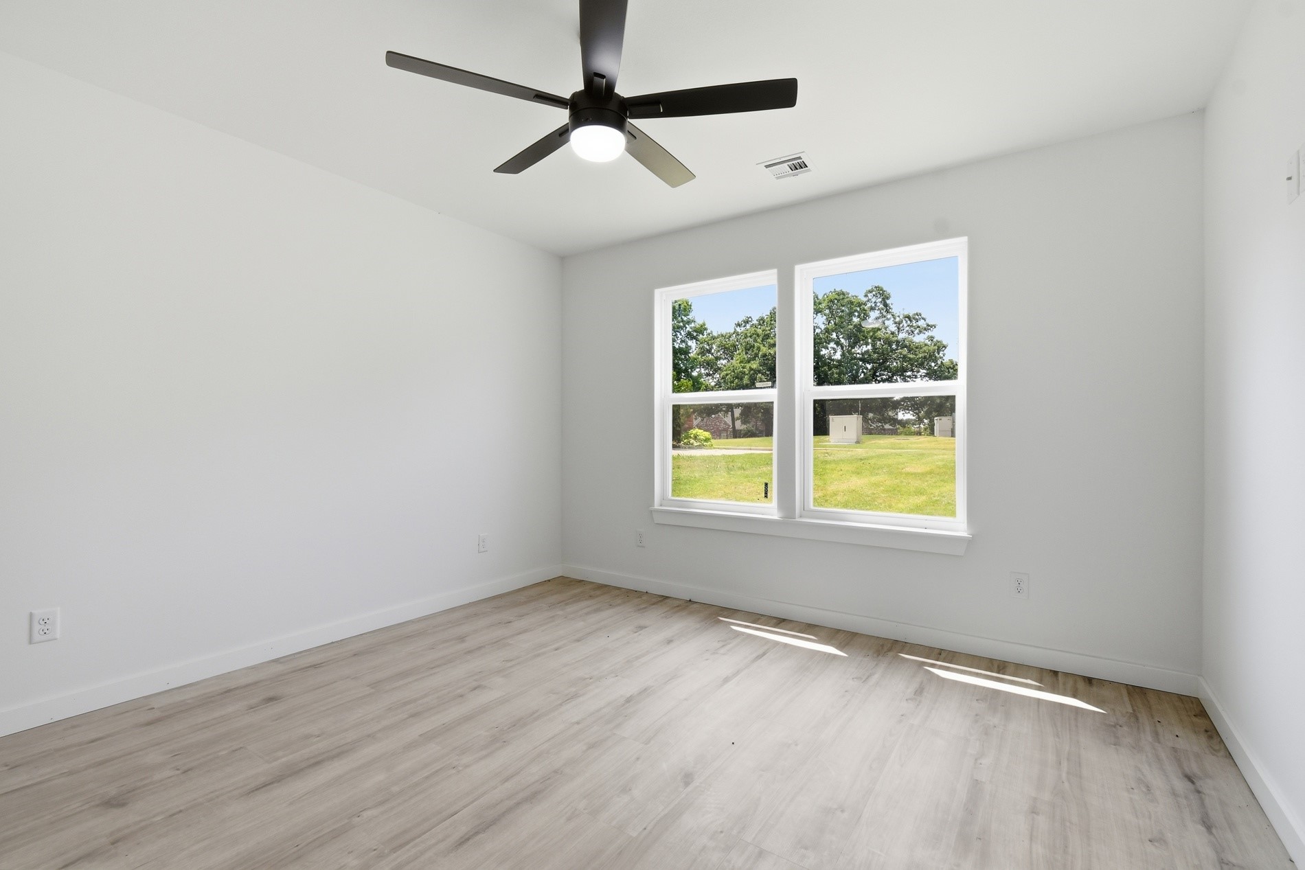 4001 Rolling Oaks Drive Property Photo 25