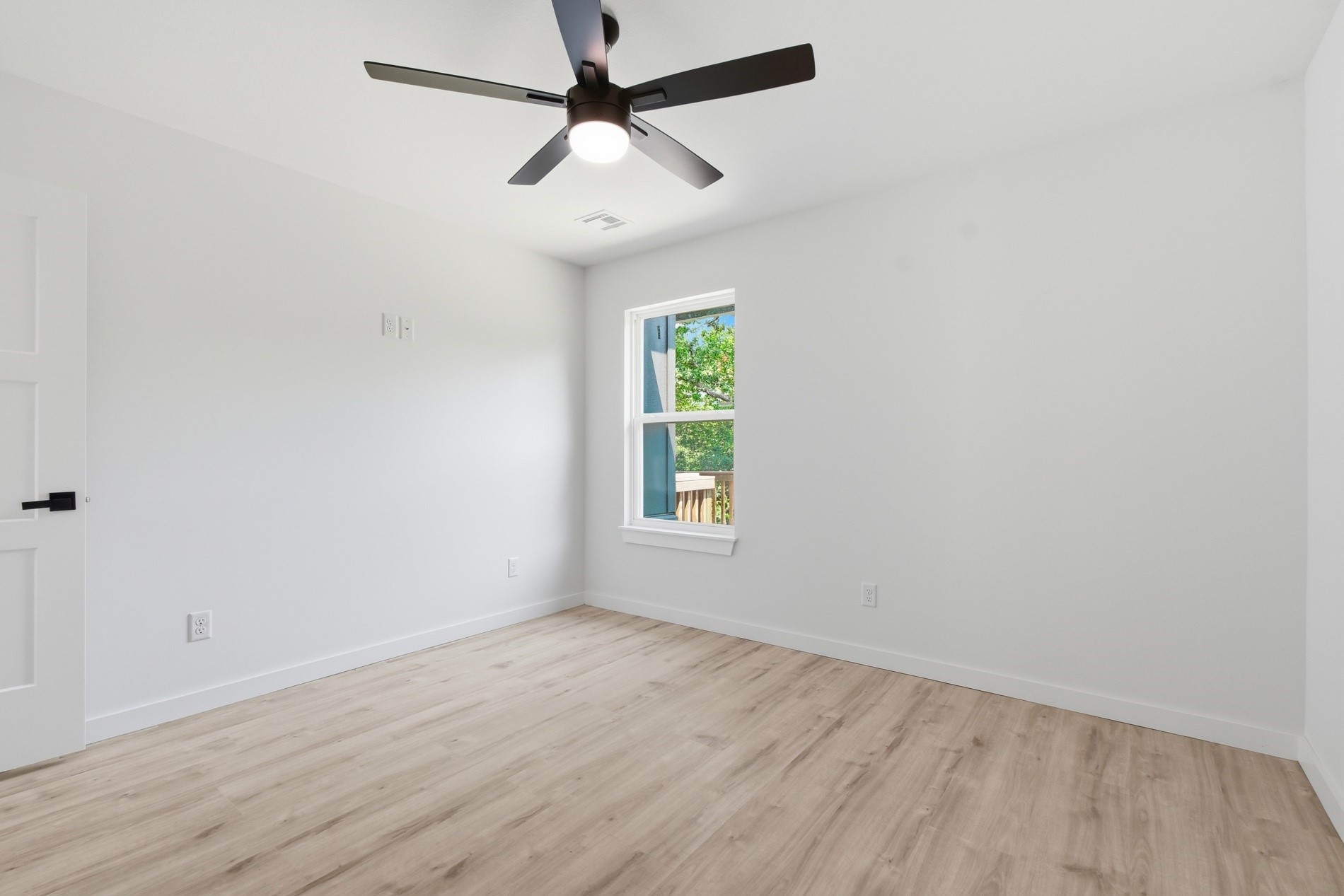 4001 Rolling Oaks Drive Property Photo 34