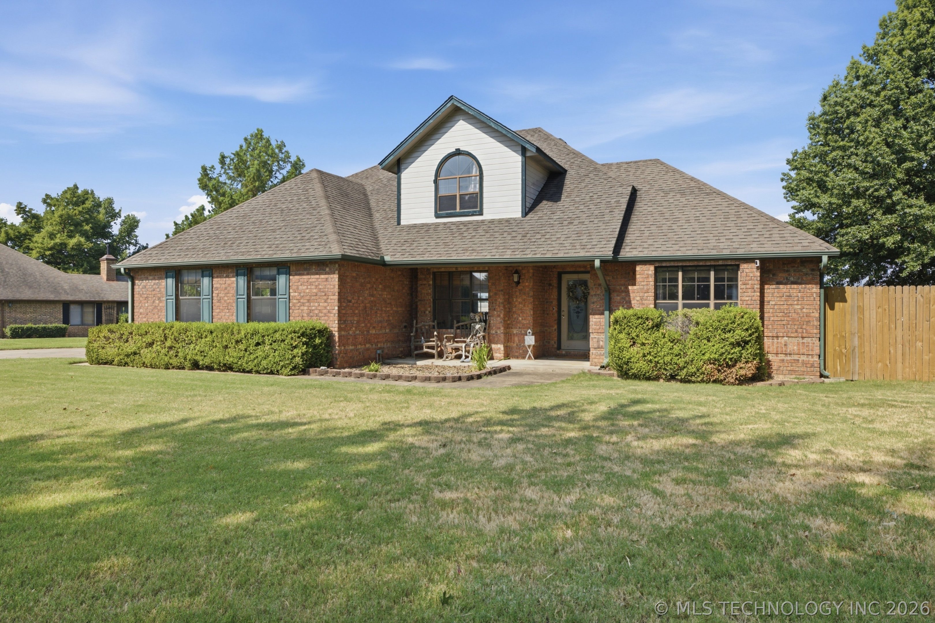 208 Heritage Court Property Photo 1
