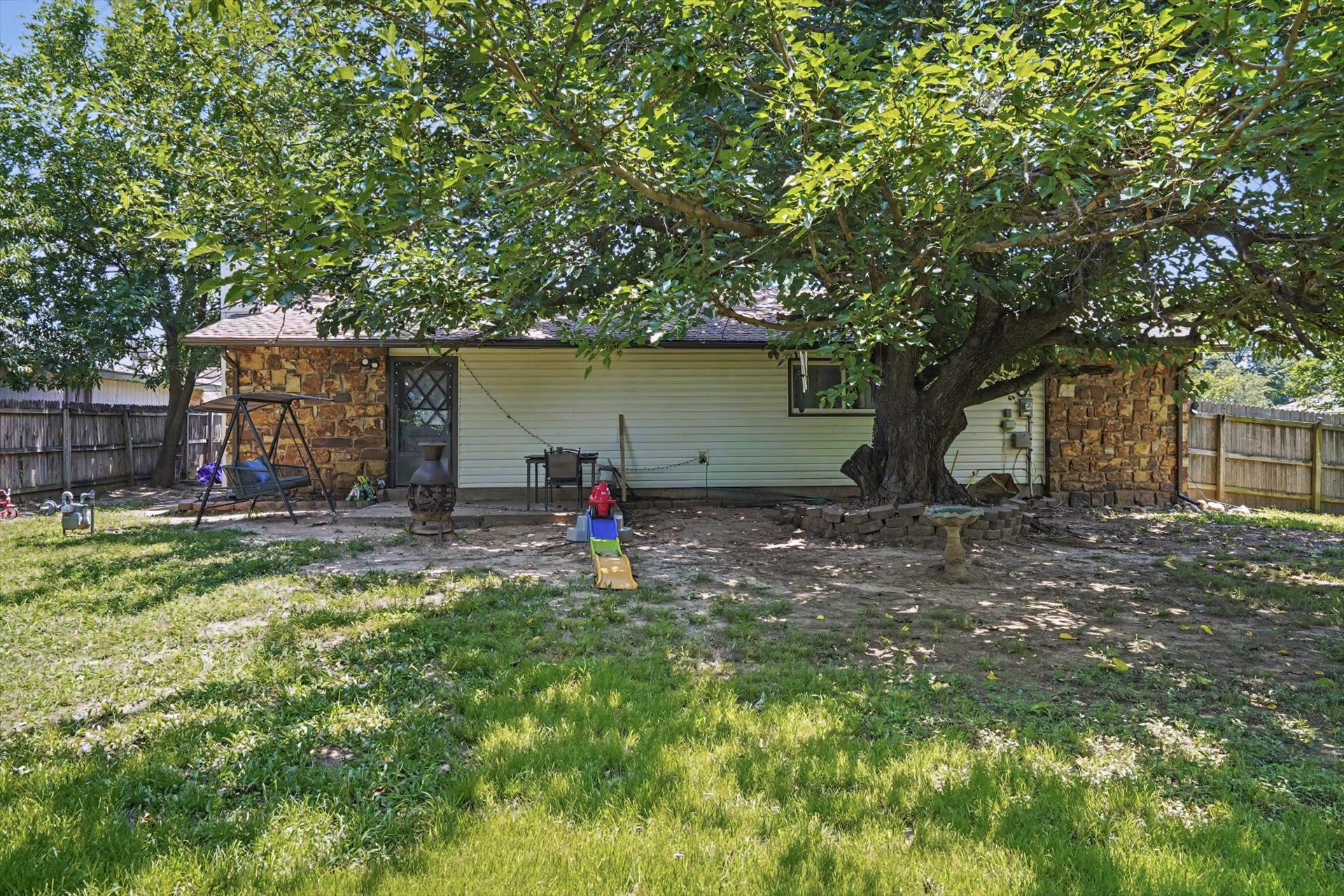 2508 W Iola Street Property Photo 24