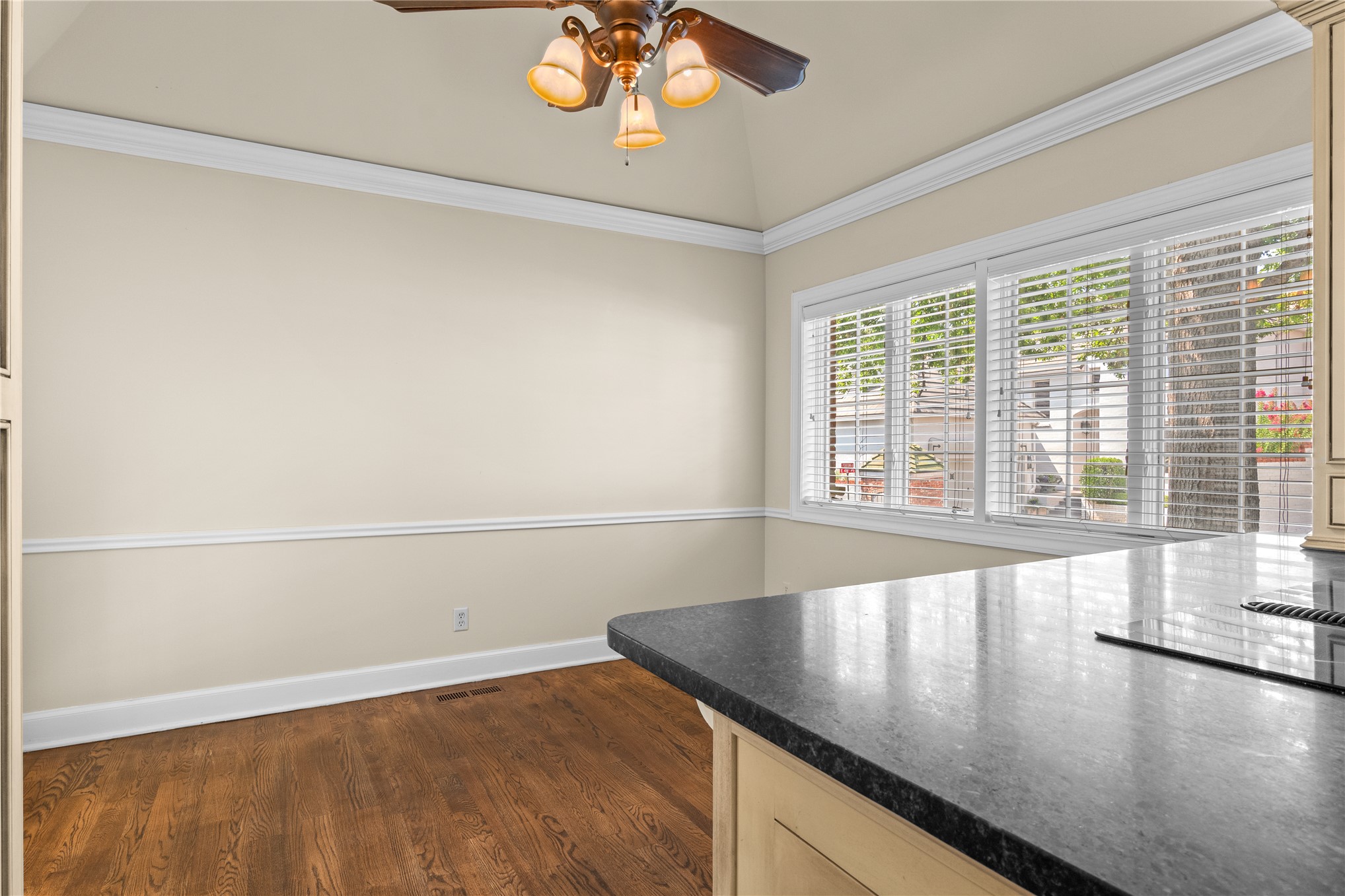 4807 S Yorktown Court Property Photo 12