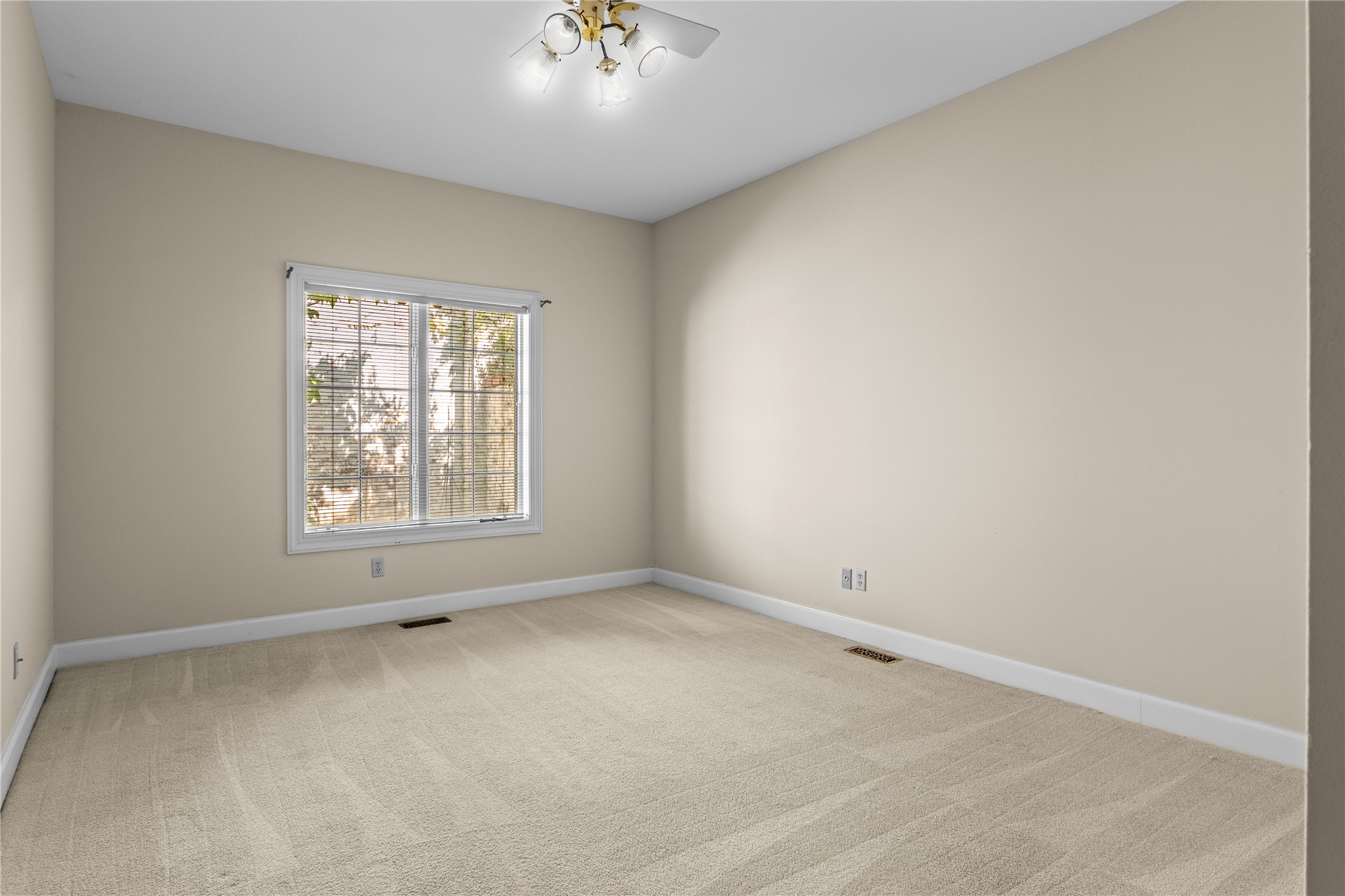 4807 S Yorktown Court Property Photo 54