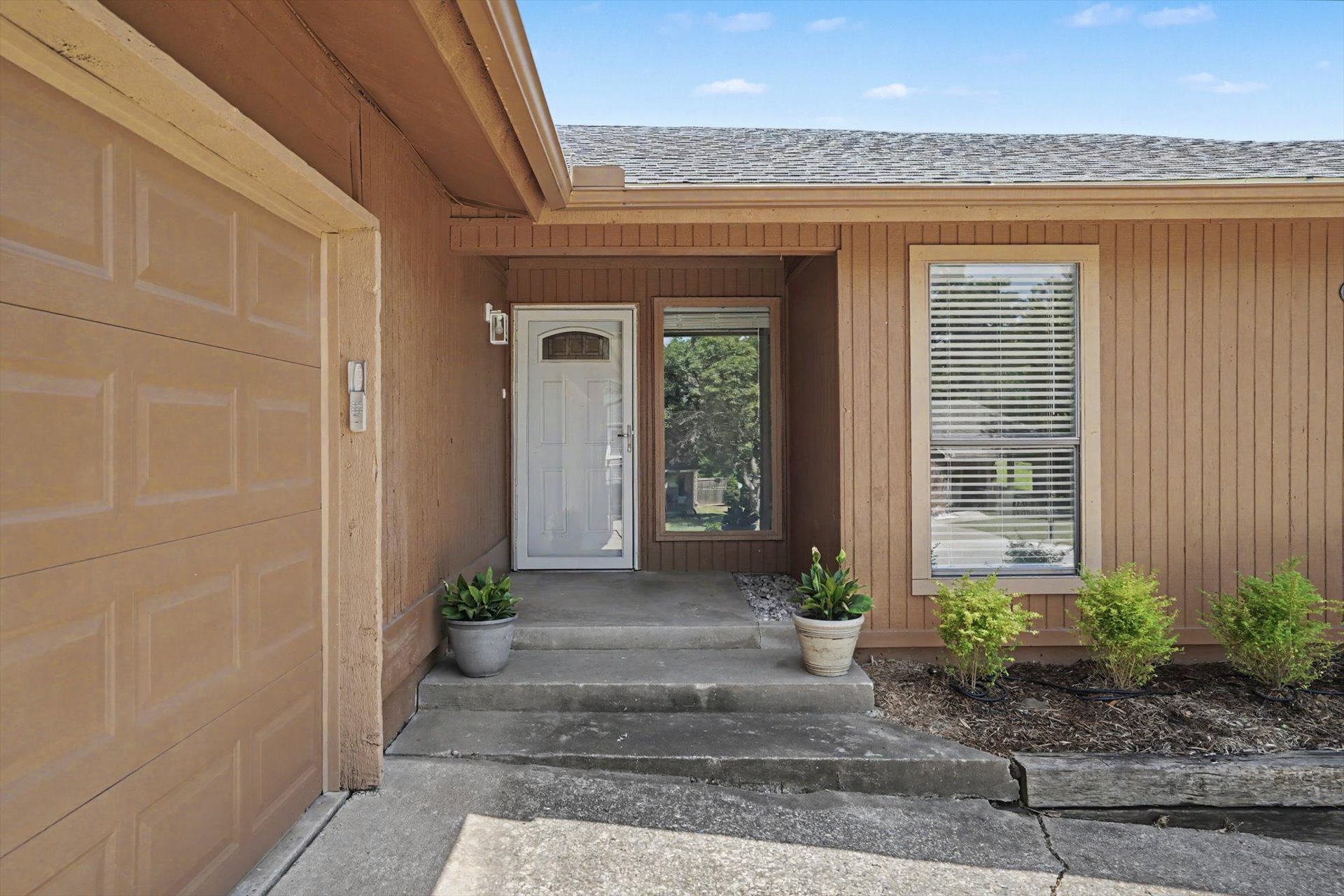 3028 W 69th Street Property Photo 2