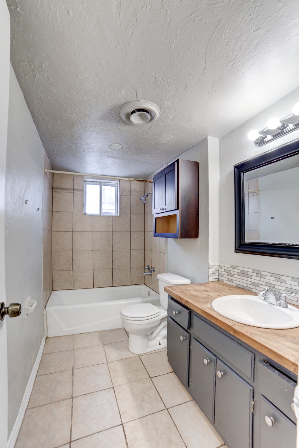 1072 N Irvington Avenue Property Photo 9