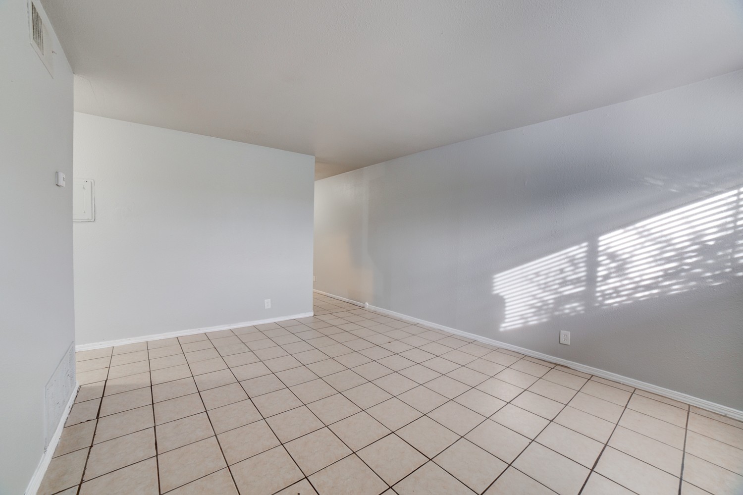 1072 N Irvington Avenue Property Photo 11