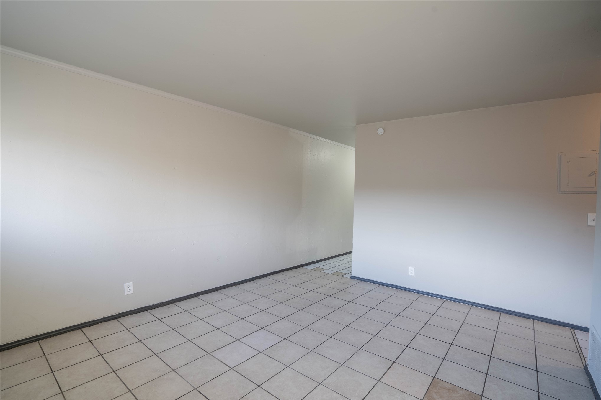 1072 N Irvington Avenue Property Photo 16