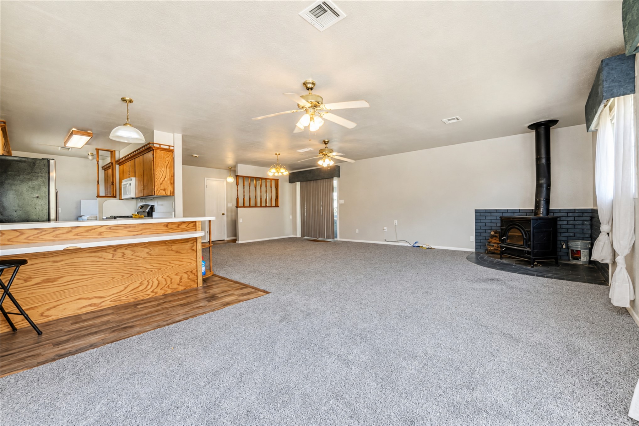 225 Ruth Street Property Photo 3