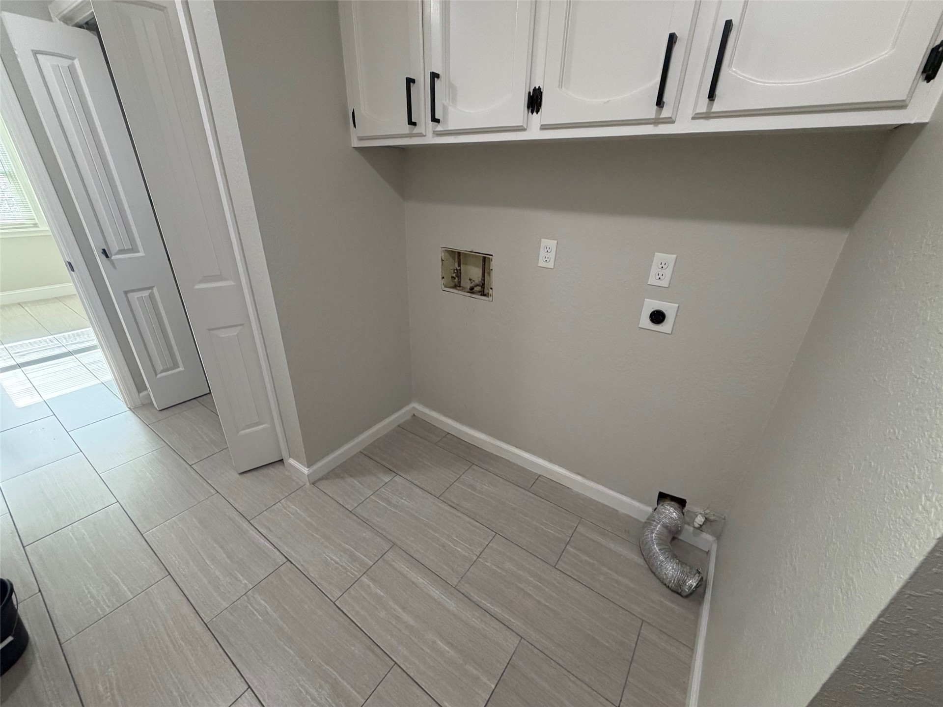 9814 E 37th Court Property Photo 18