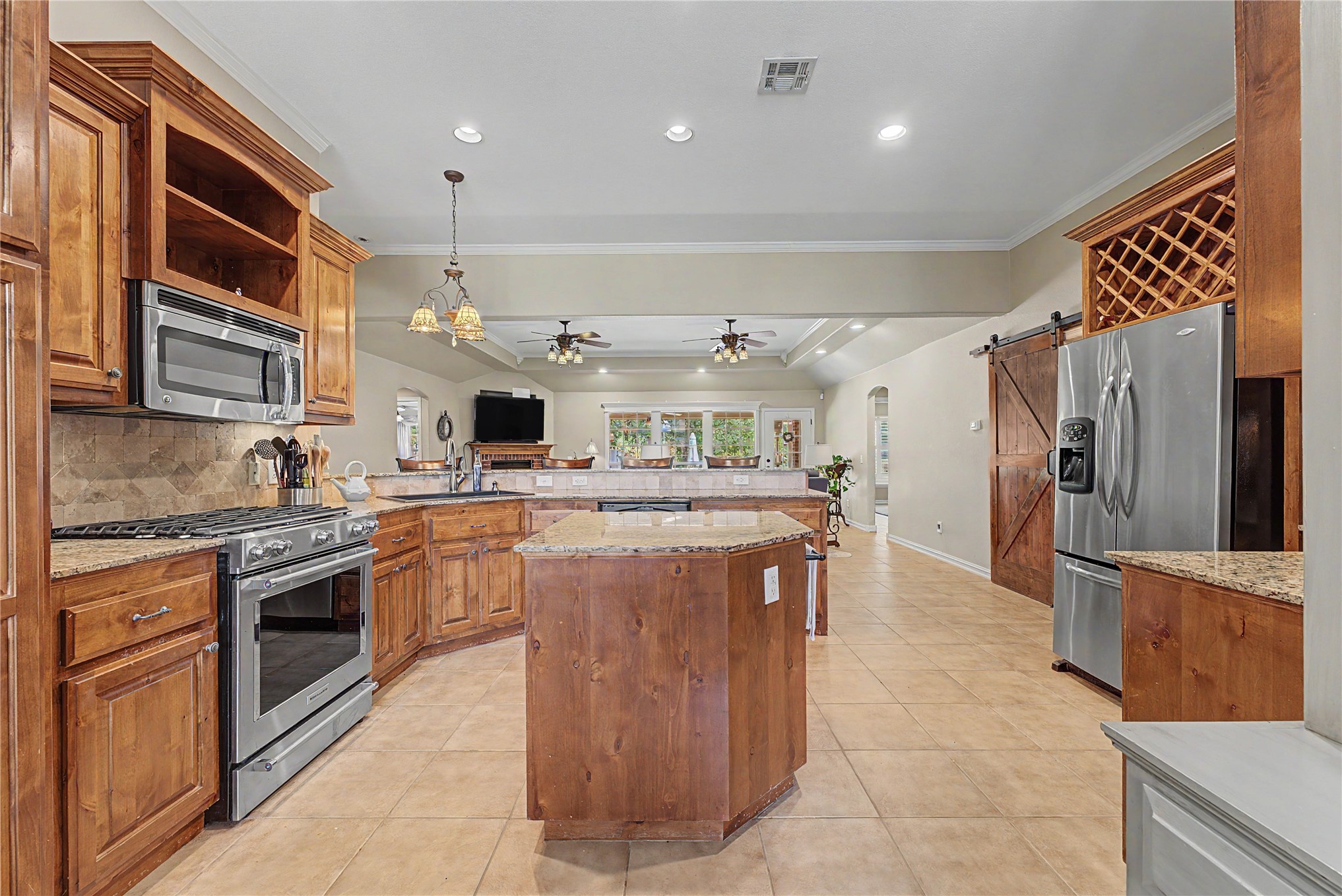 729 W 38th Street Property Photo 16
