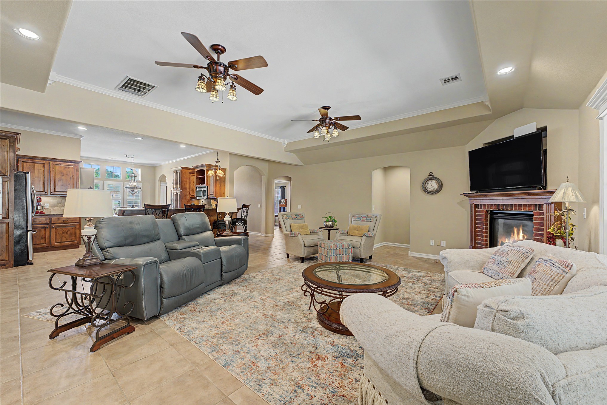 729 W 38th Street Property Photo 19