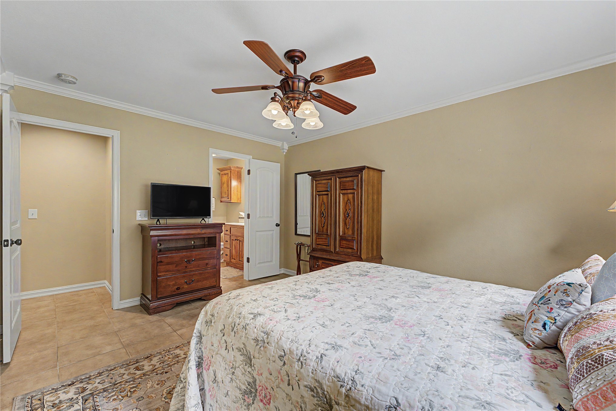729 W 38th Street Property Photo 25