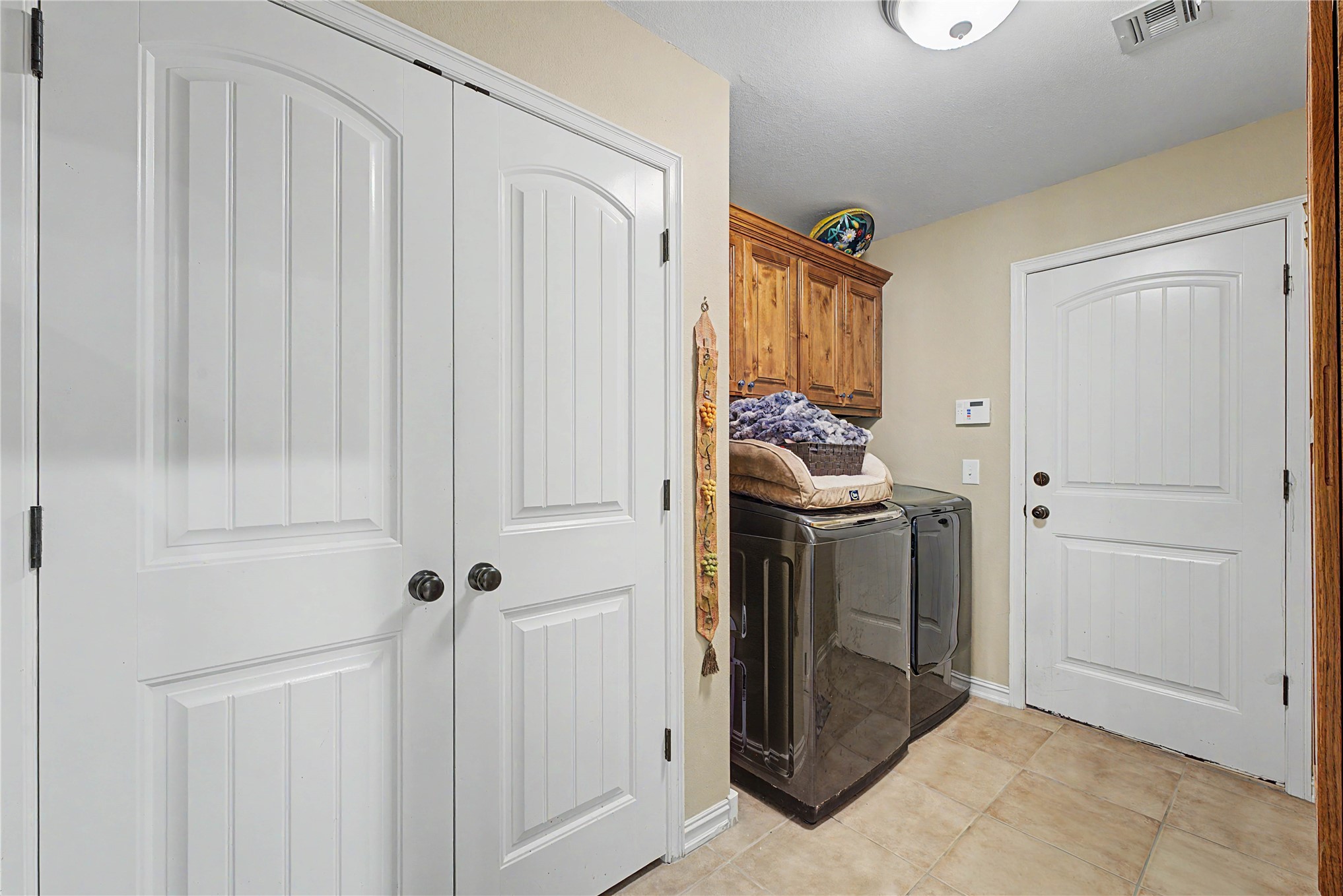 729 W 38th Street Property Photo 35