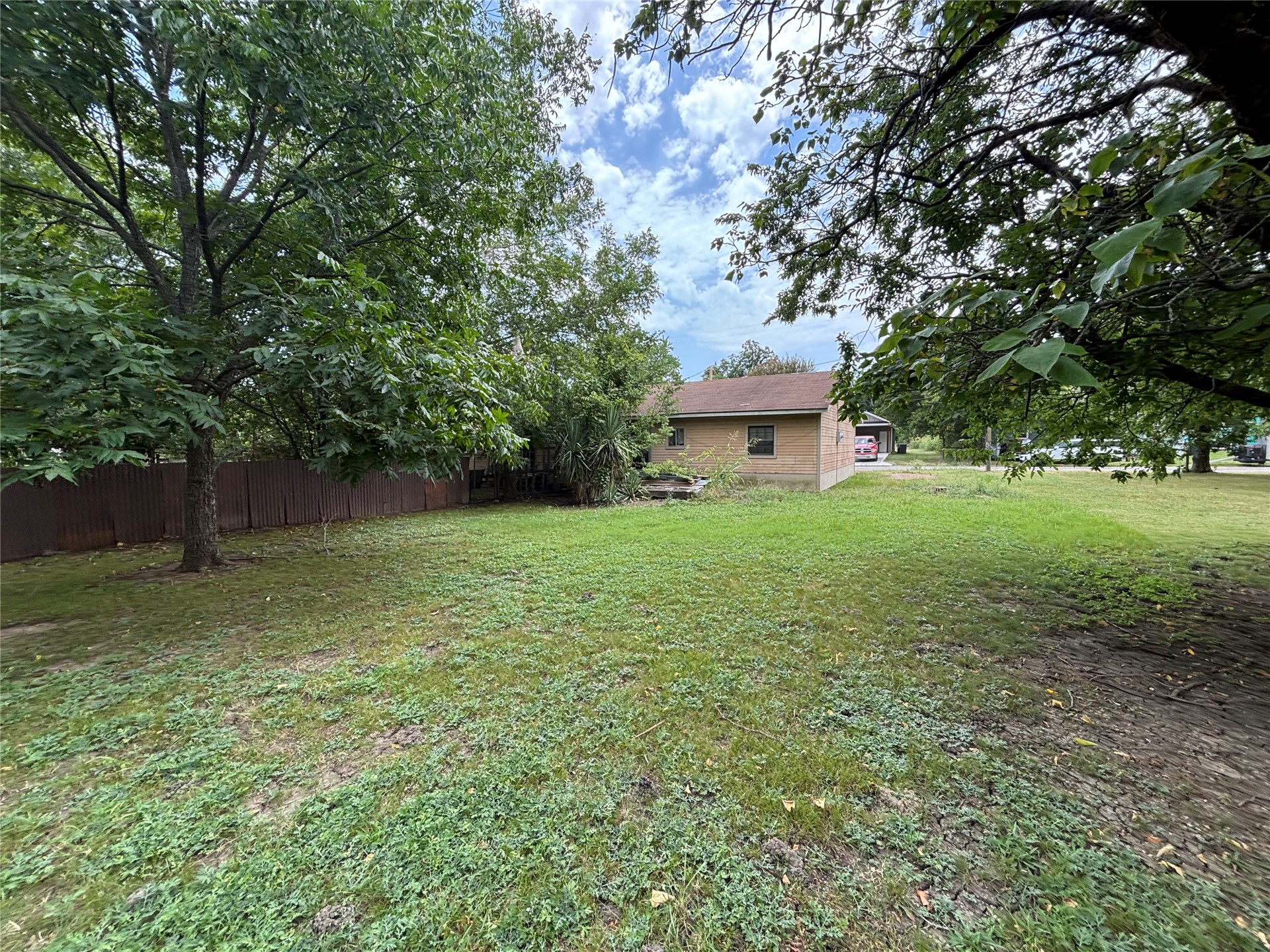 106 Russell Road Property Photo 5