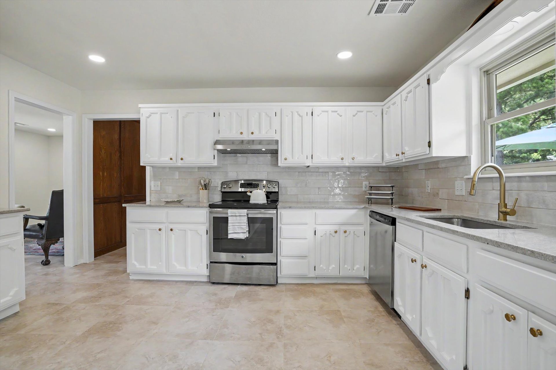 23930 E Lamb Terrace Property Photo 16