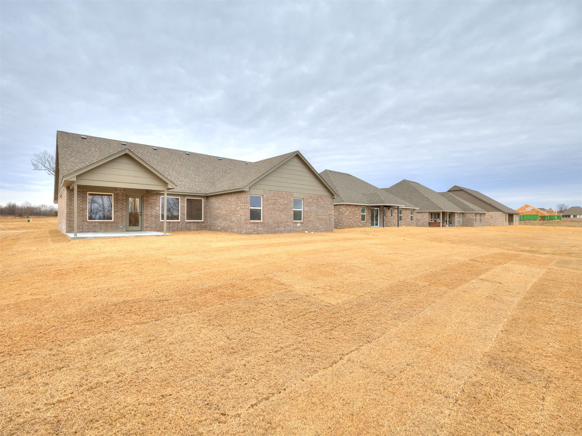 14757 S College Place Property Photo 2