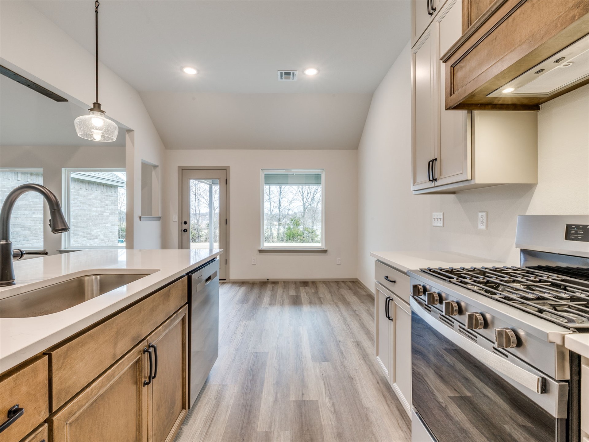 14757 S College Place Property Photo 19
