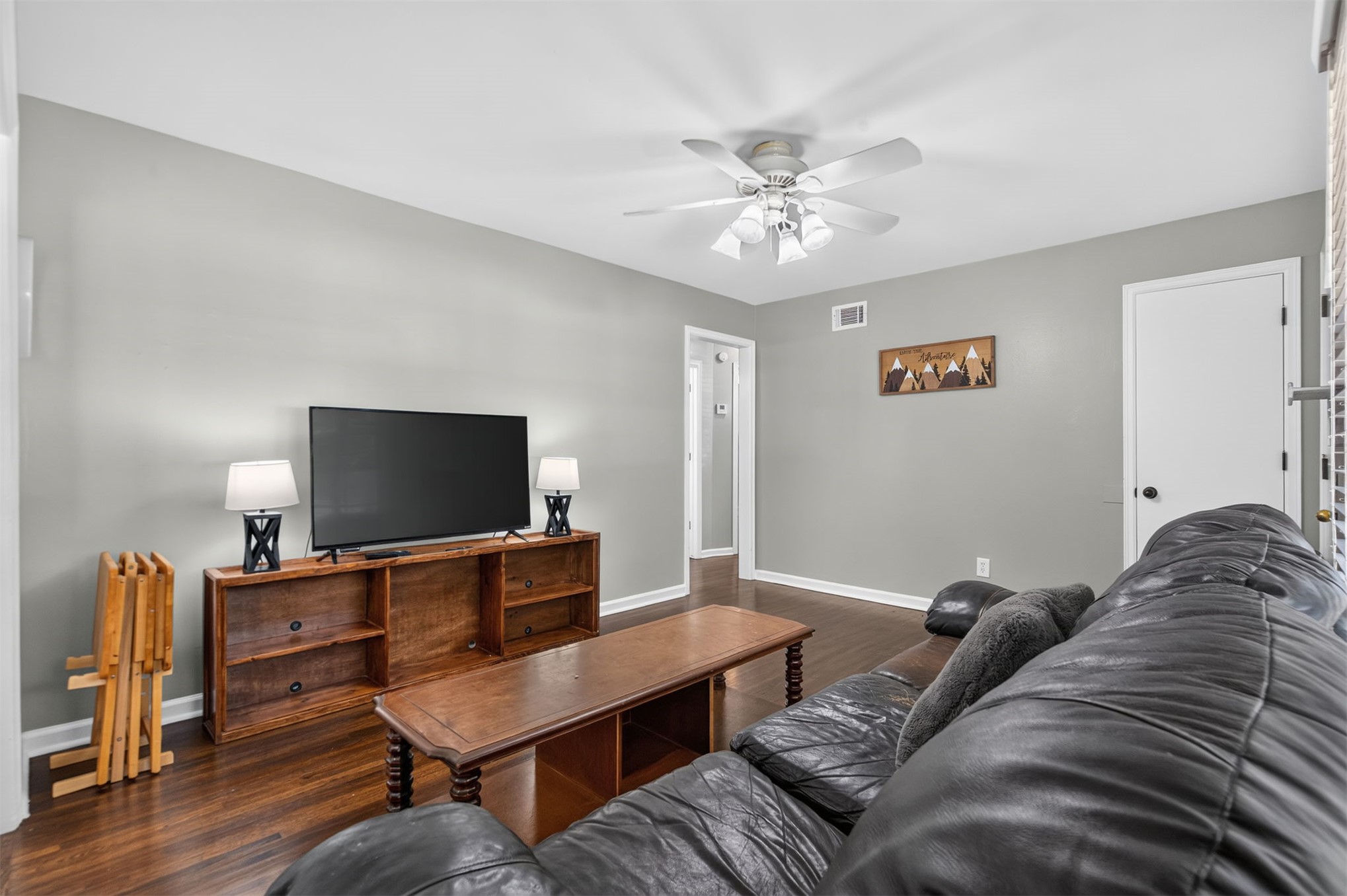 3407 S Walnut Creek Drive Property Photo 4