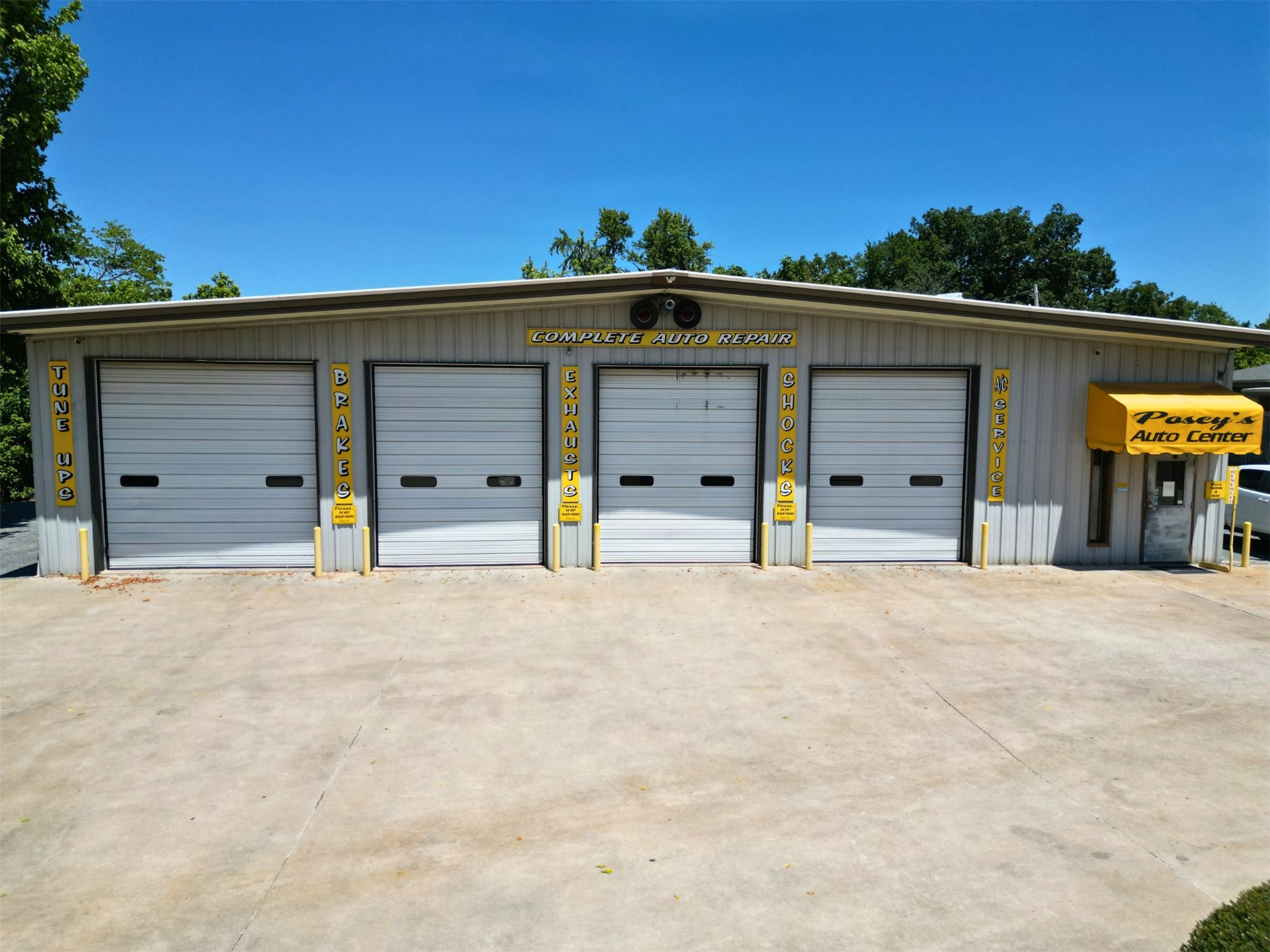 800 Lonnie Abbott Boulevard Property Photo 2