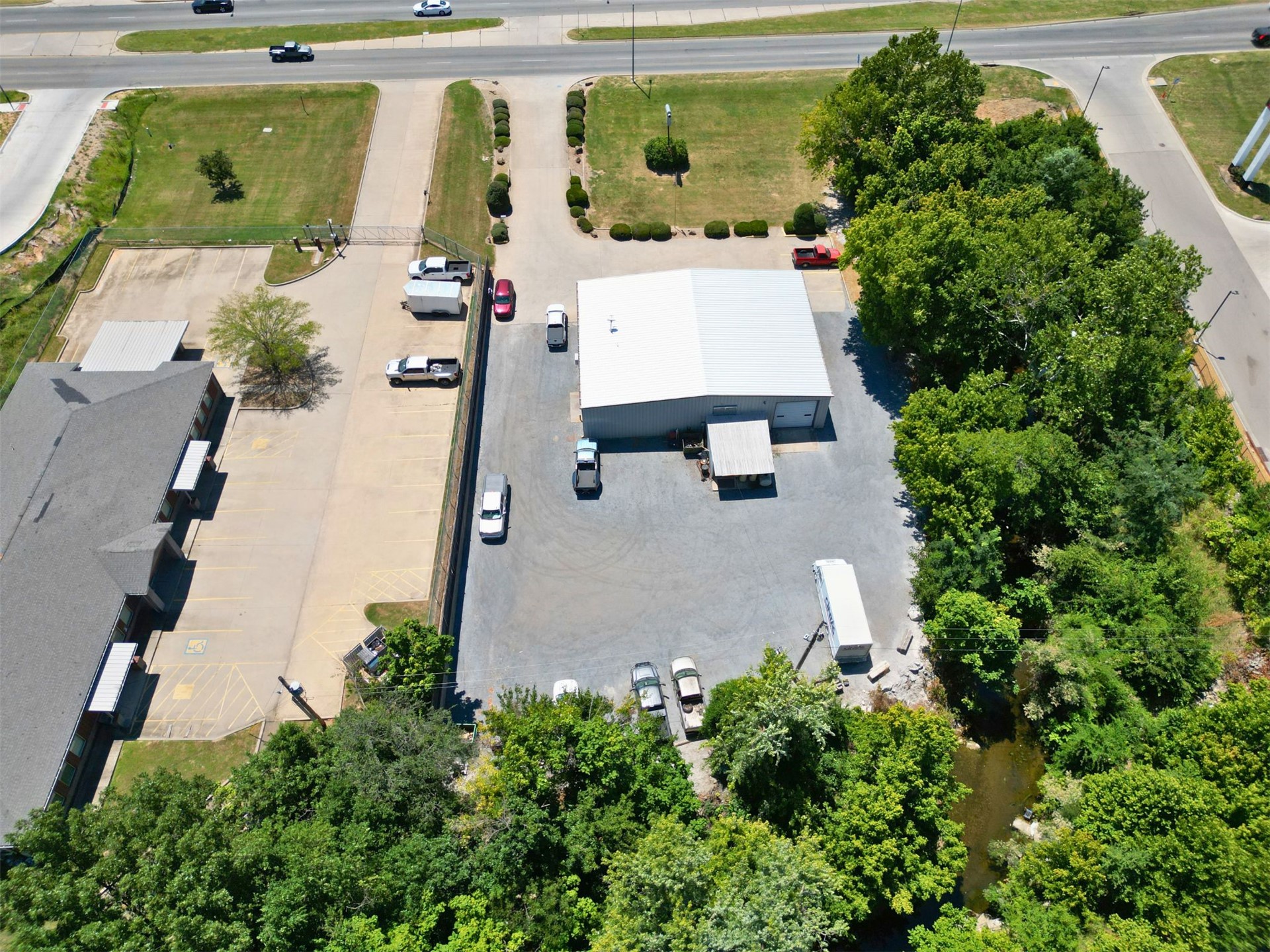 800 Lonnie Abbott Boulevard Property Photo 32
