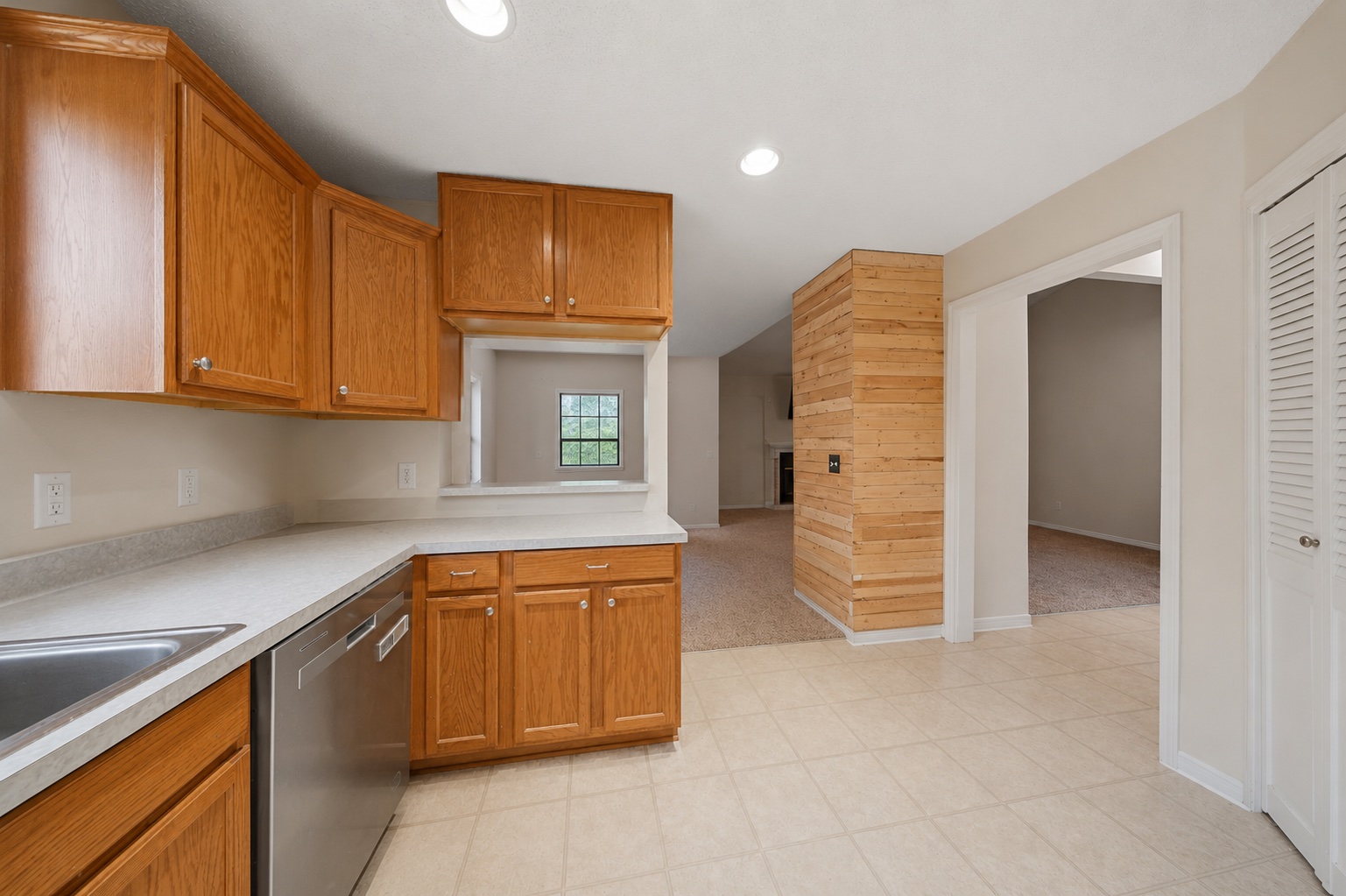 319 Mockingbird Property Photo 7