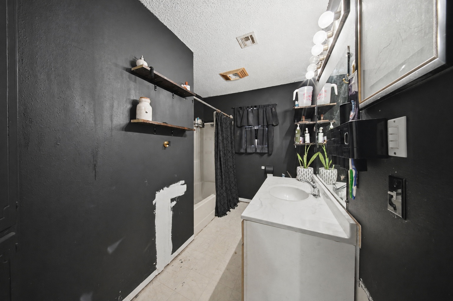 319 Mockingbird Property Photo 8