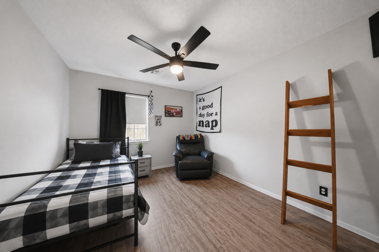319 Mockingbird Property Photo 10