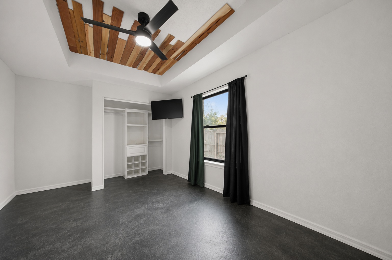 319 Mockingbird Property Photo 14
