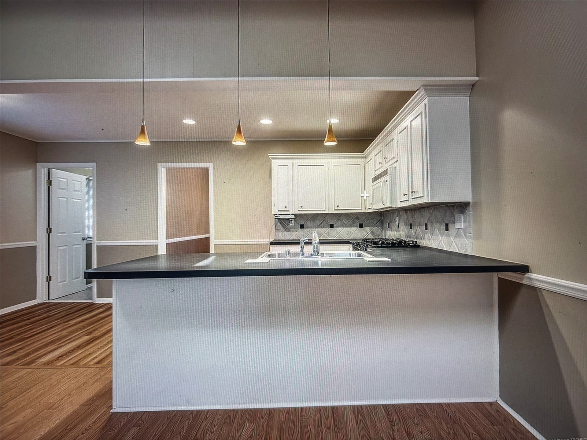 2629297 Property Photo 2