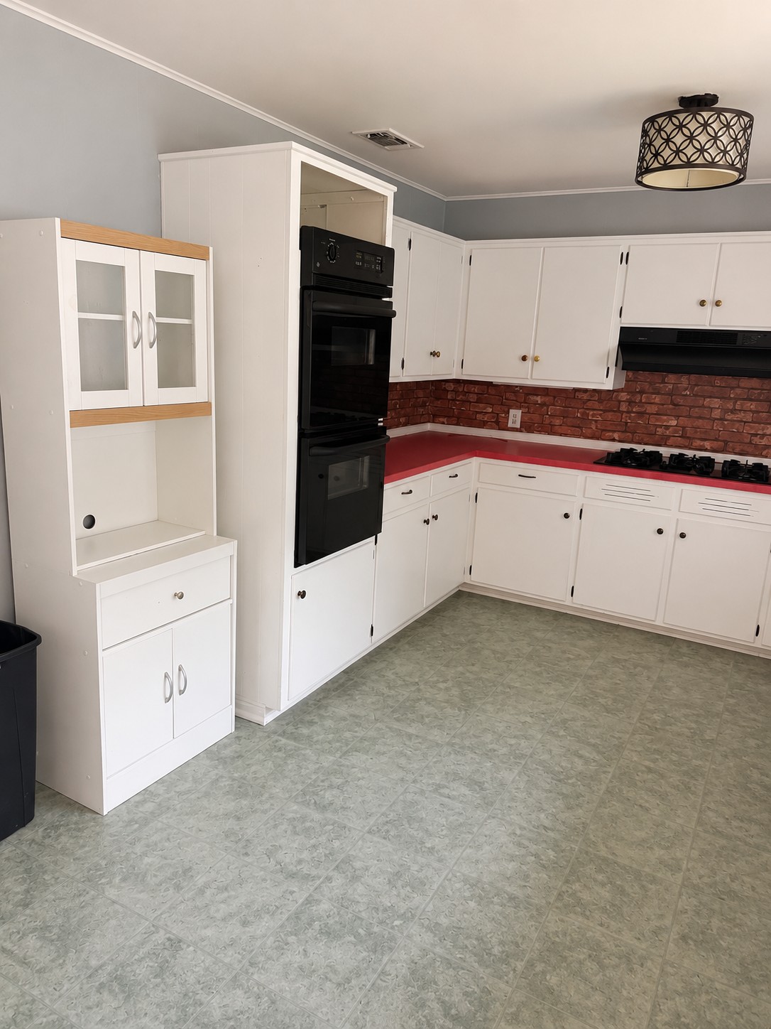 201 S Willis Street Property Photo 9