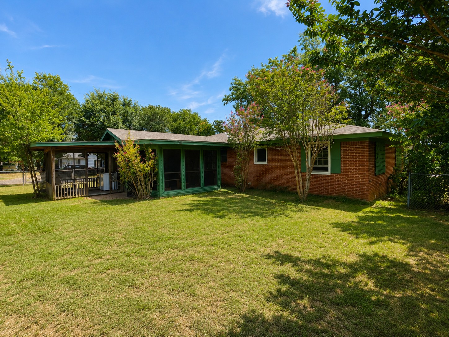 201 S Willis Street Property Photo 23