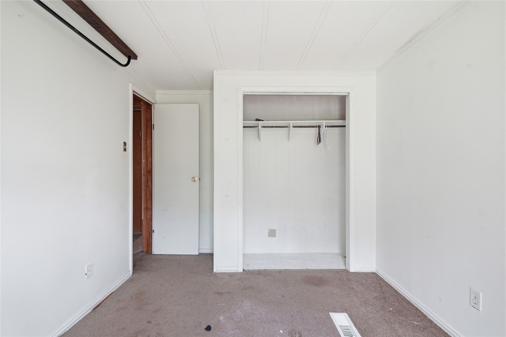 16874 E 570 Road N Property Photo 9