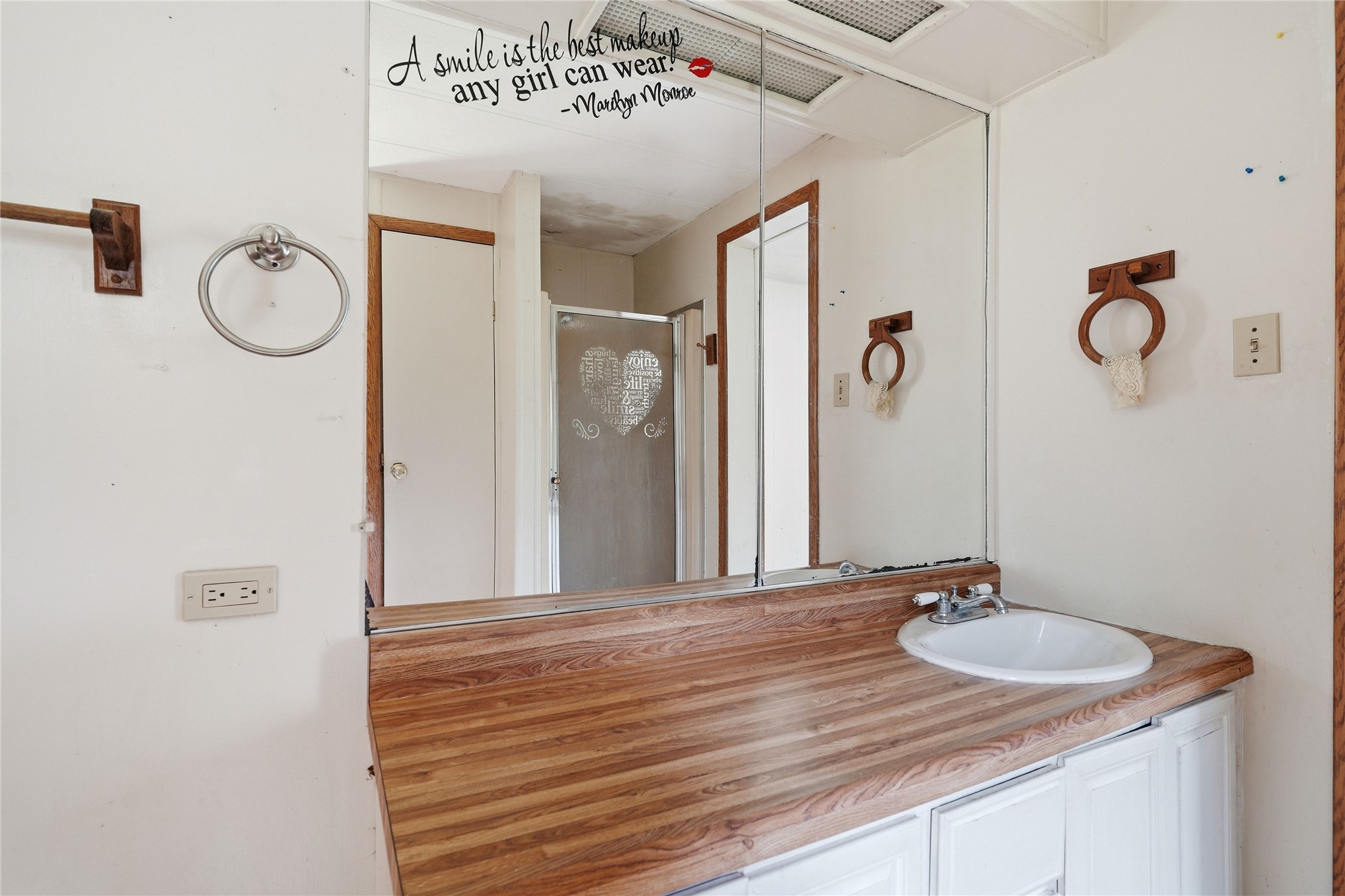 16874 E 570 Road N Property Photo 14