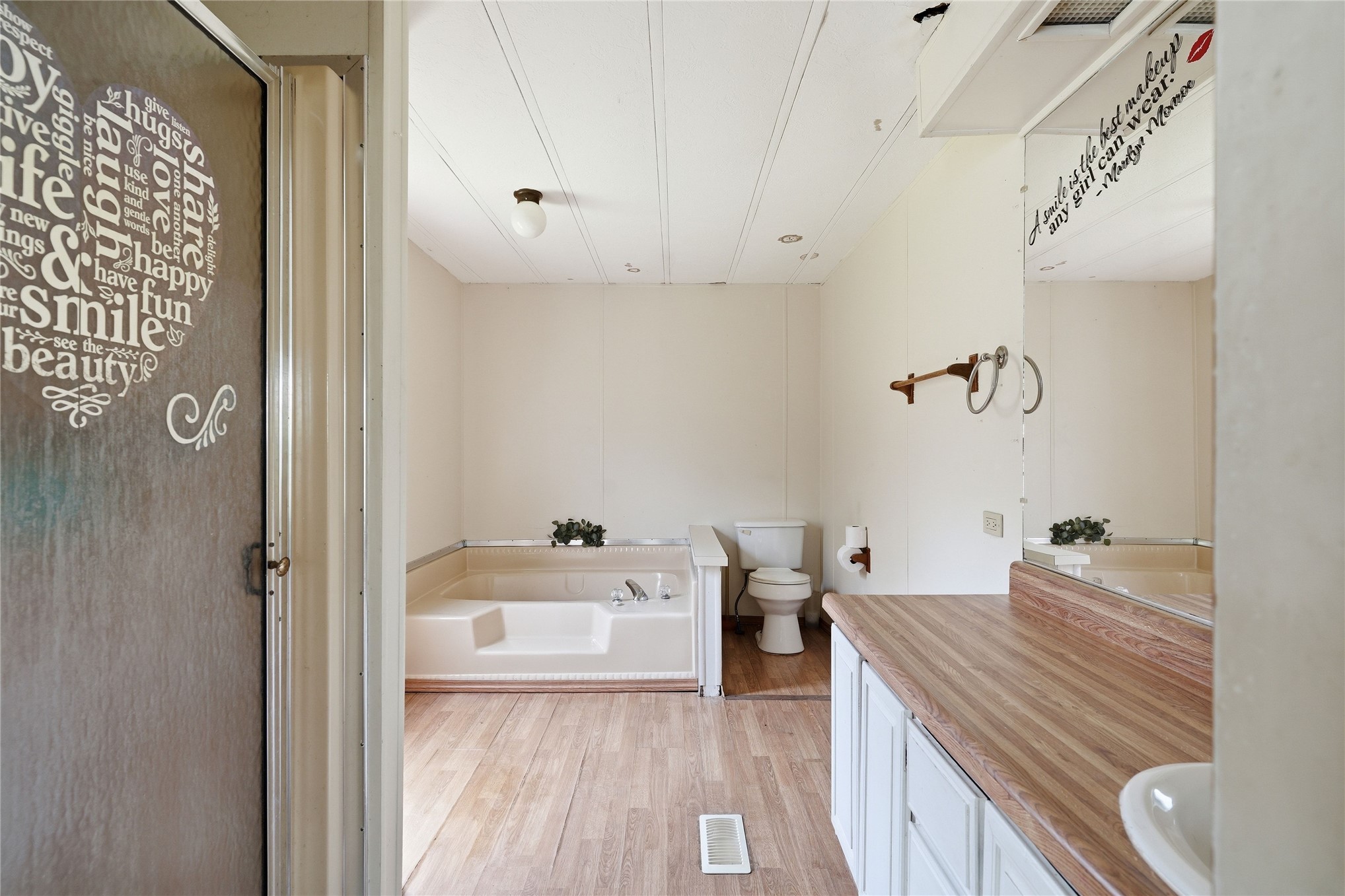 16874 E 570 Road N Property Photo 15