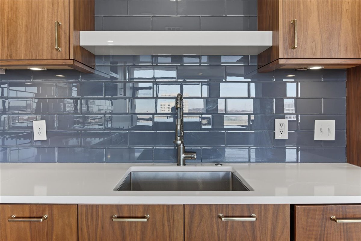 450 W 7th Street 1801-1802 Property Photo 6