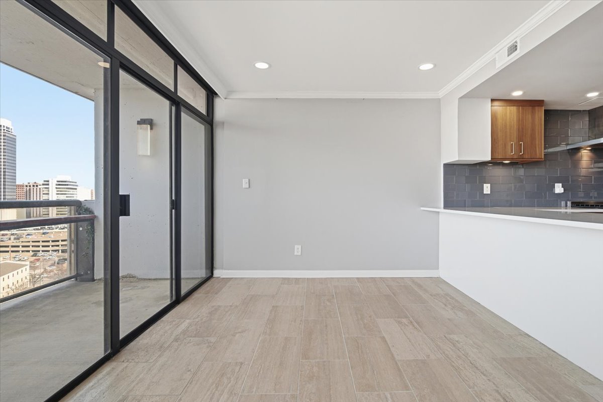 450 W 7th Street 1801-1802 Property Photo 8
