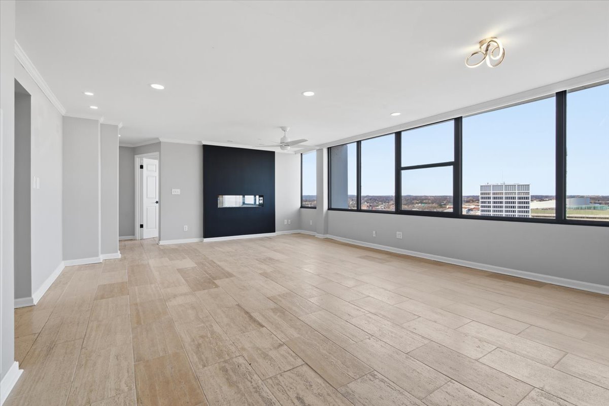 450 W 7th Street 1801-1802 Property Photo 11