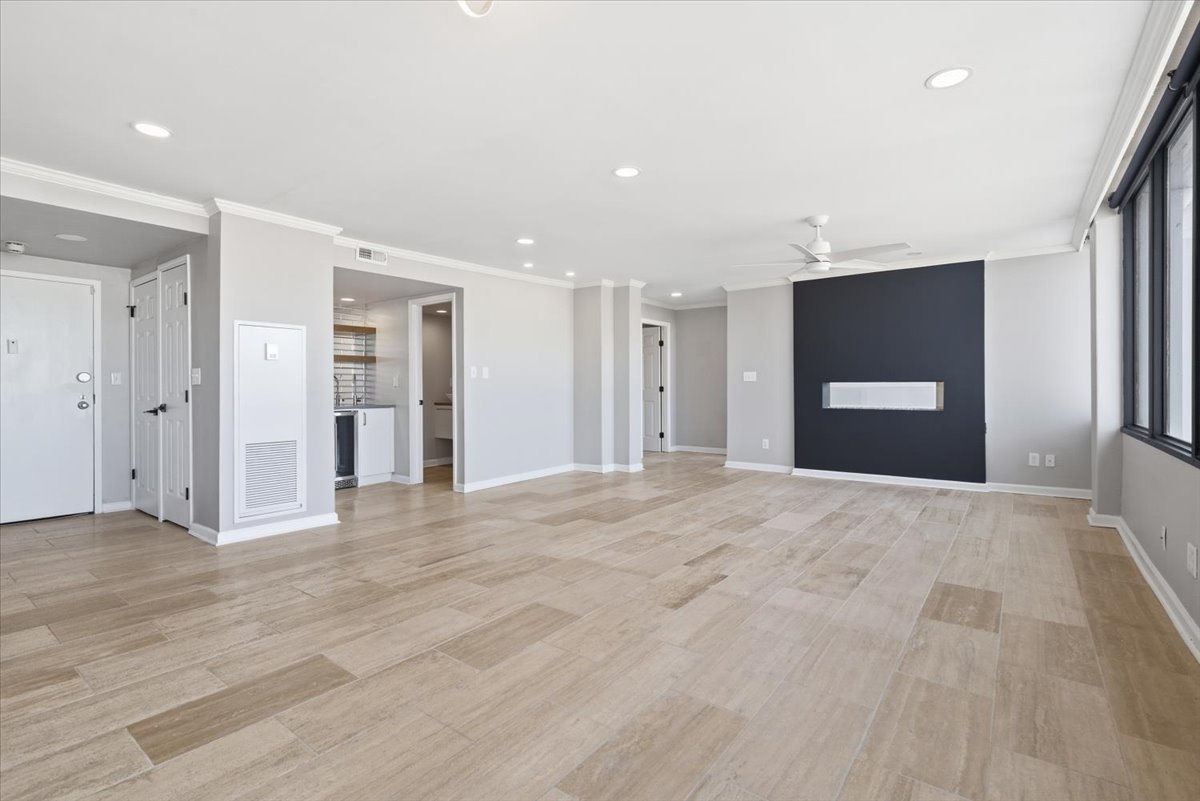 450 W 7th Street 1801-1802 Property Photo 13