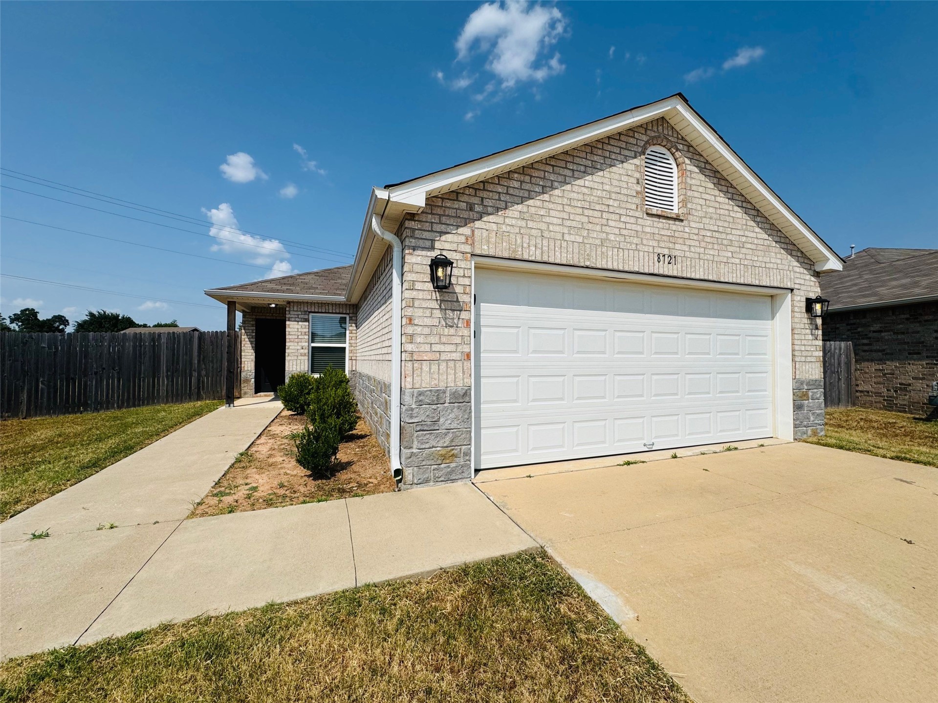8721 E 161st Place S