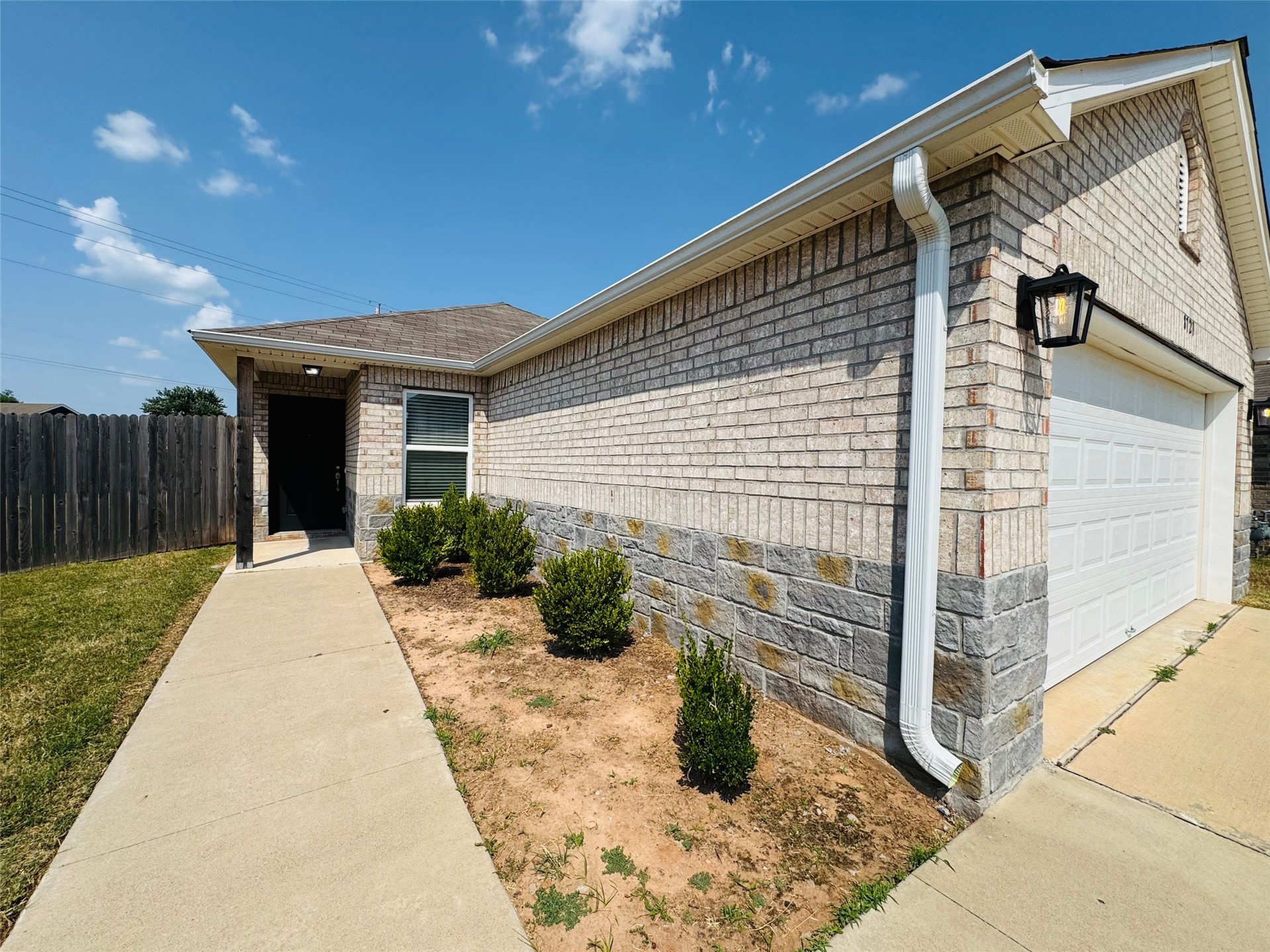 8721 E 161st Place S Property Photo 2