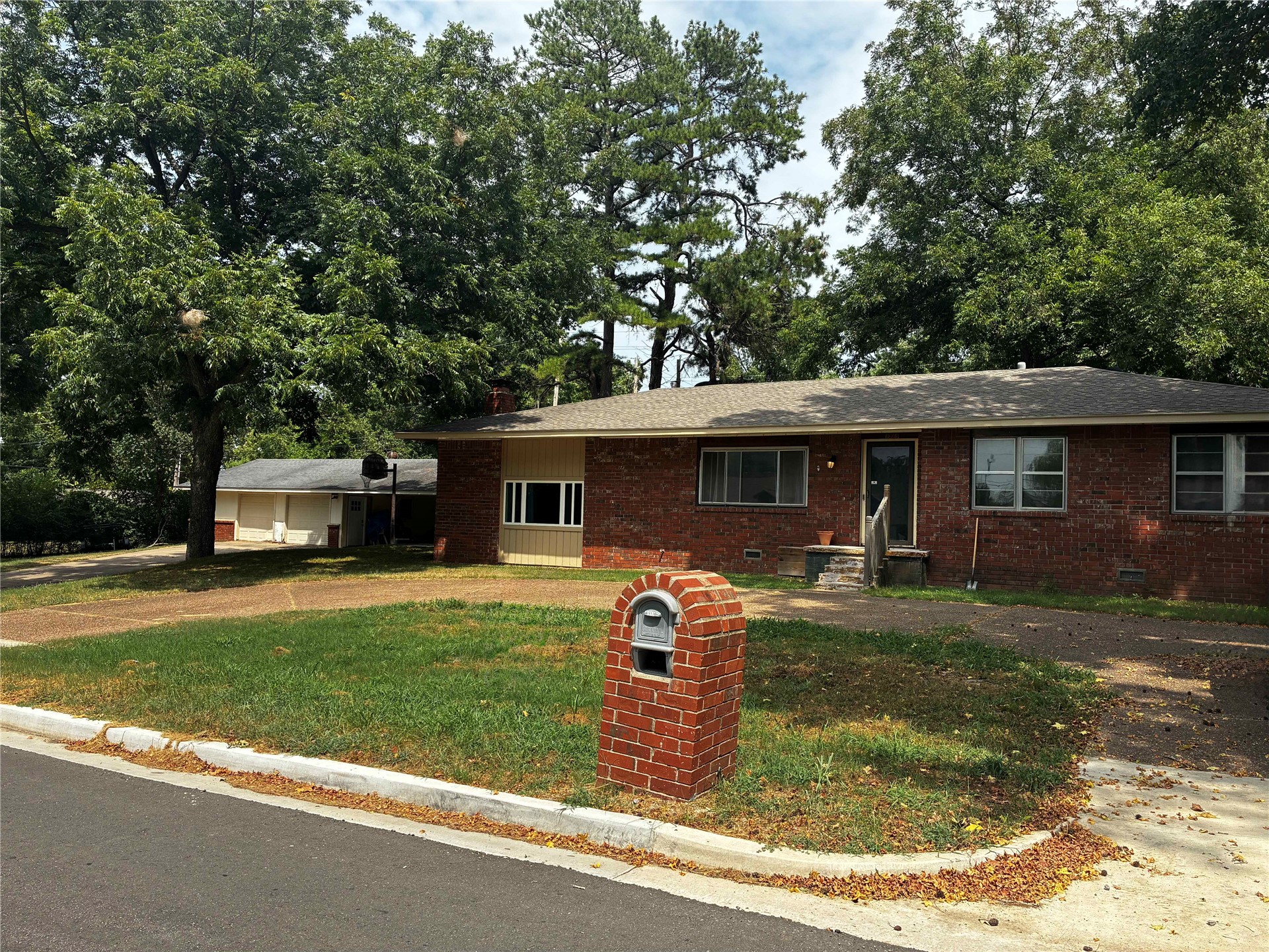 1913 White Avenue Property Photo 1