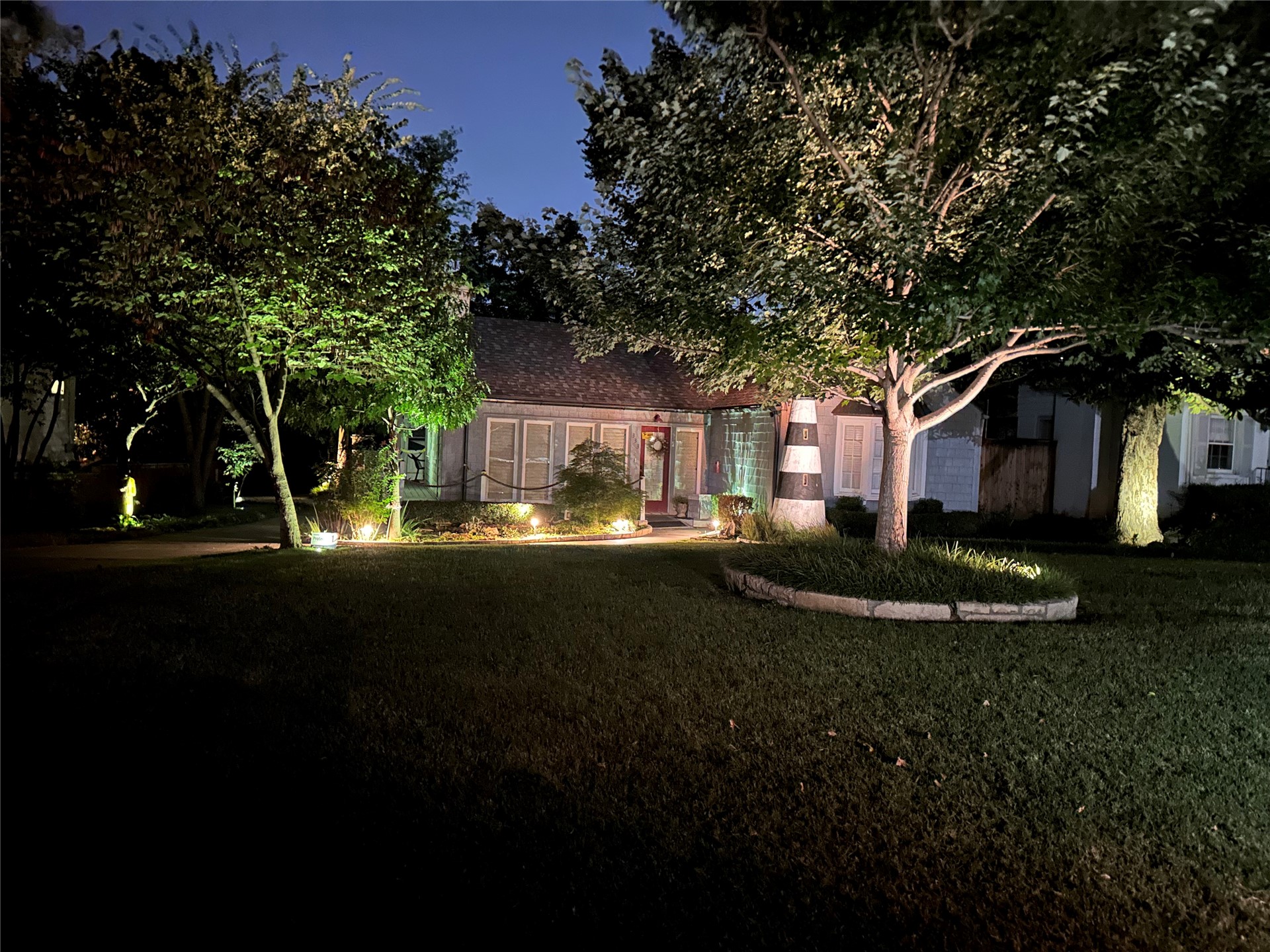333 E 29th Place Property Photo 3