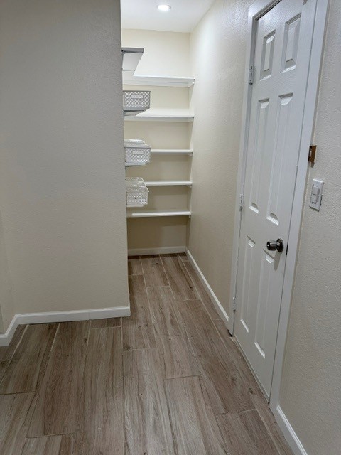 4672 S Urbana Avenue S Property Photo 6