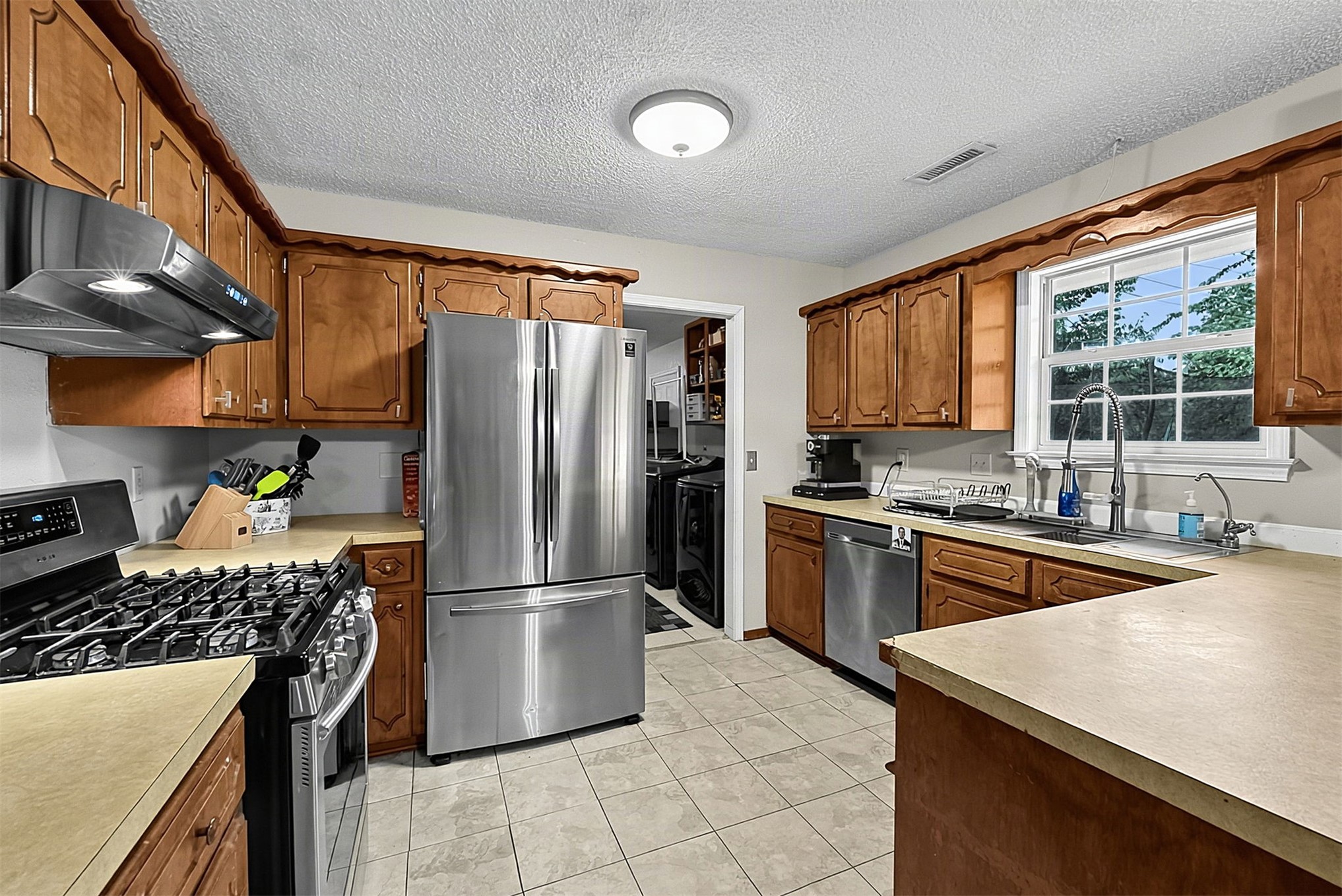 104 N Wortman Place Property Photo 10