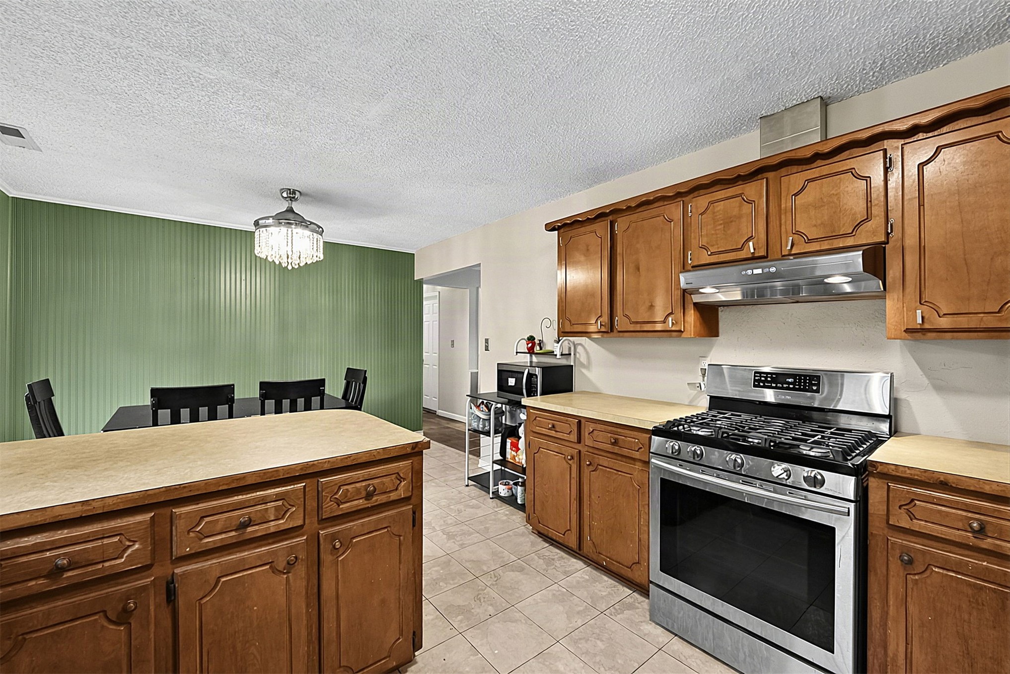 104 N Wortman Place Property Photo 14