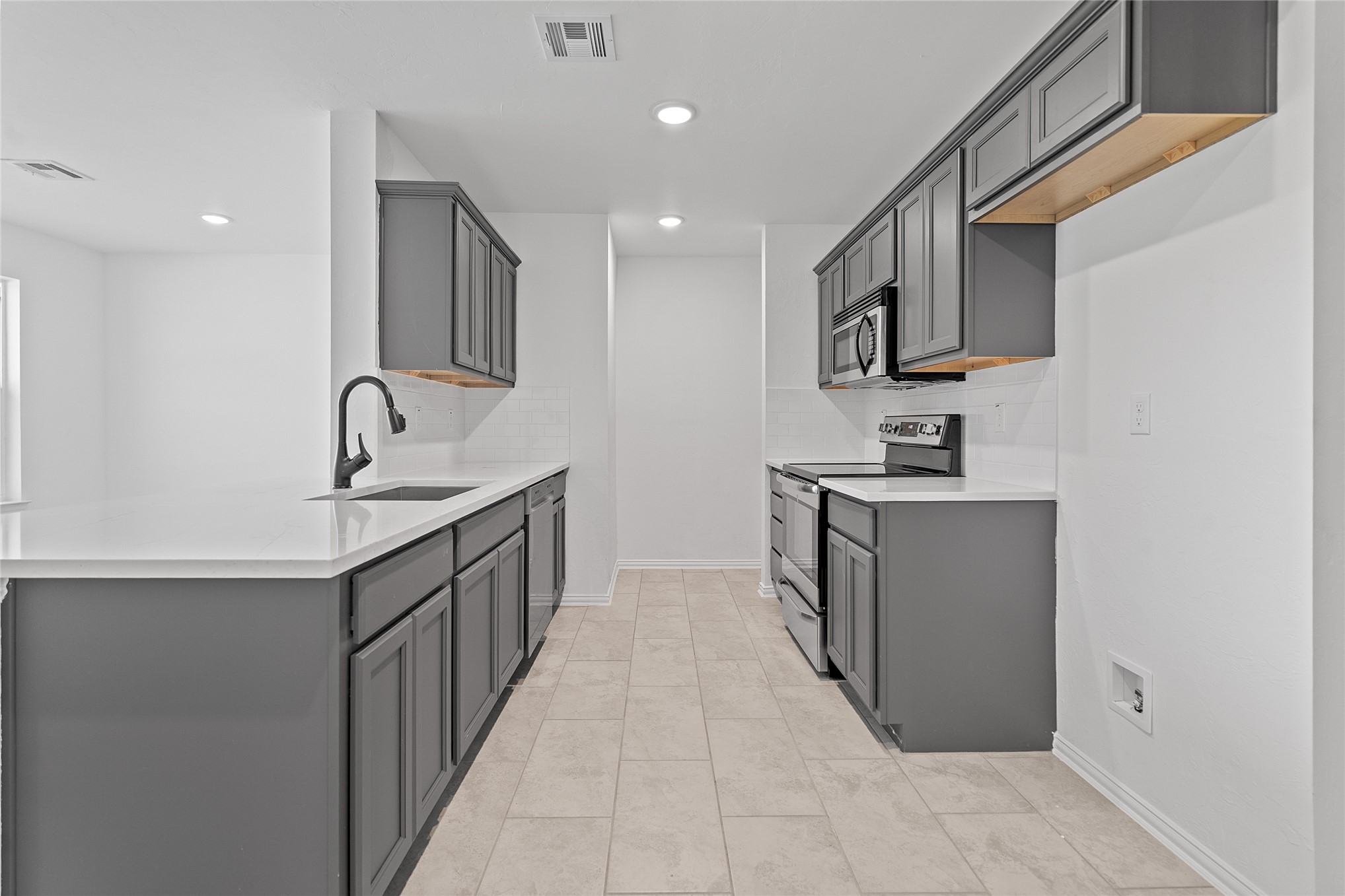1841 Topaz Road Property Photo 6
