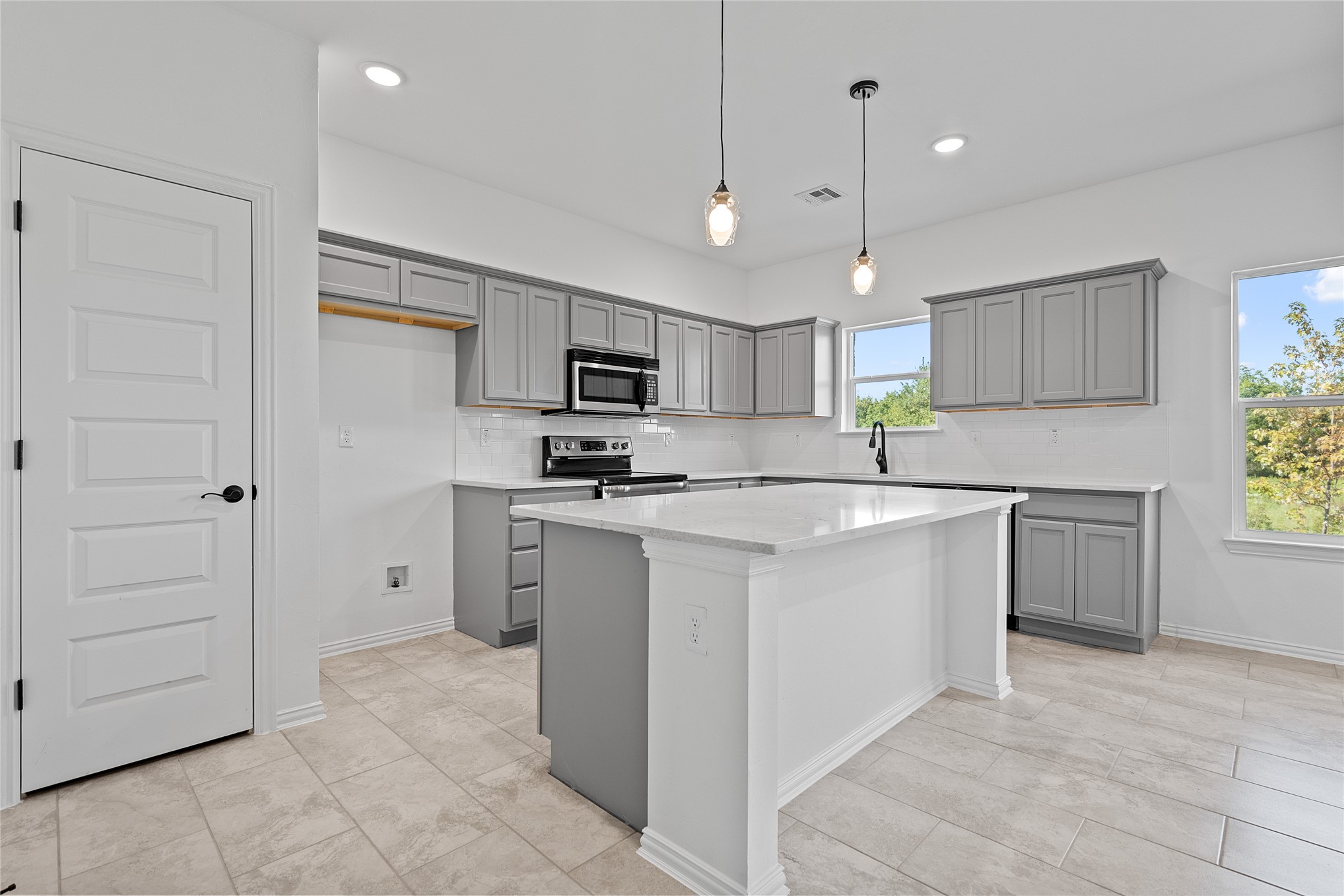 1832 Topaz Road Property Photo 6