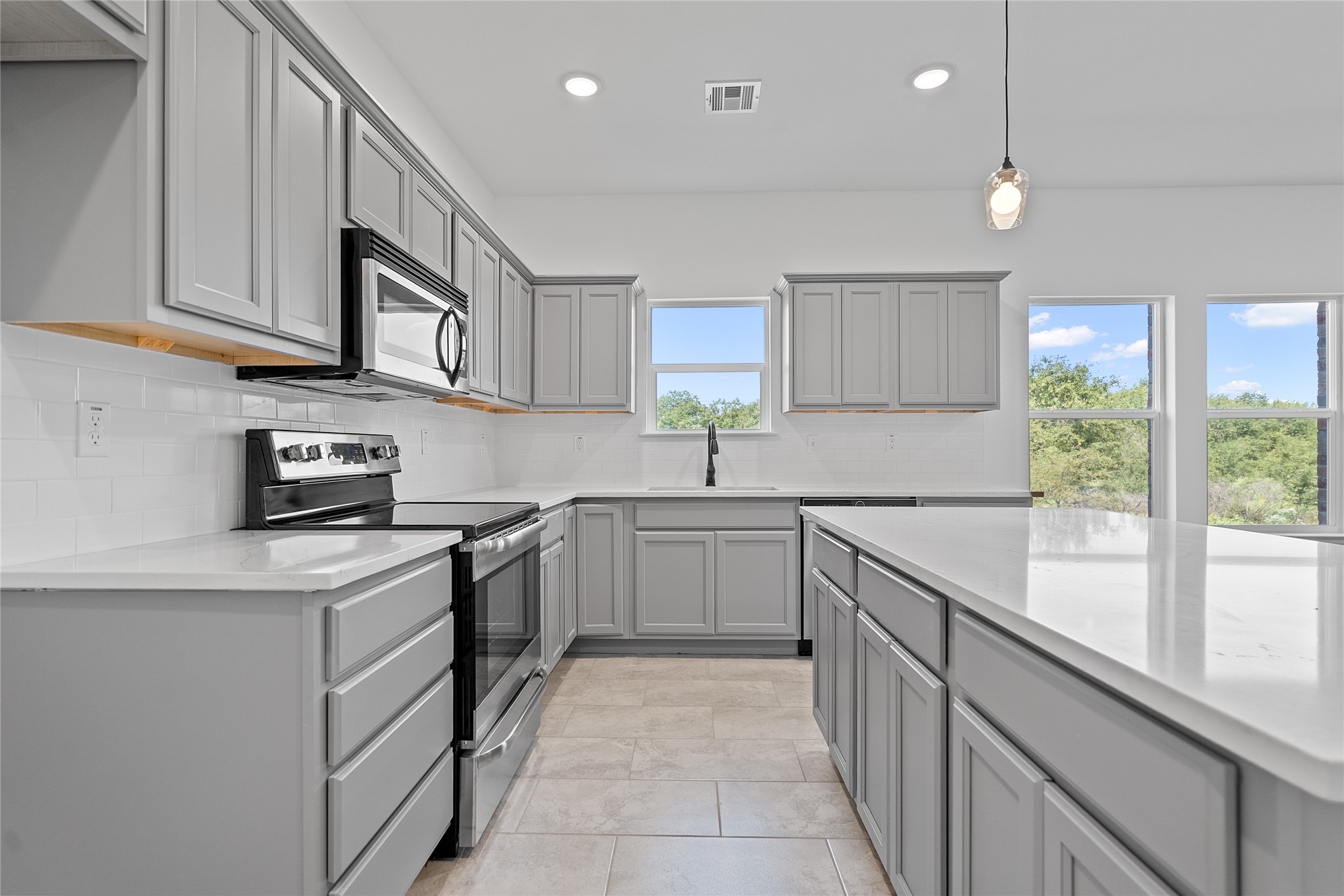 1832 Topaz Road Property Photo 7